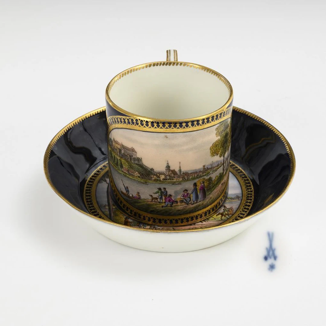 Empire-style coffee cup: Moritzburg and Pirna. Meissen.