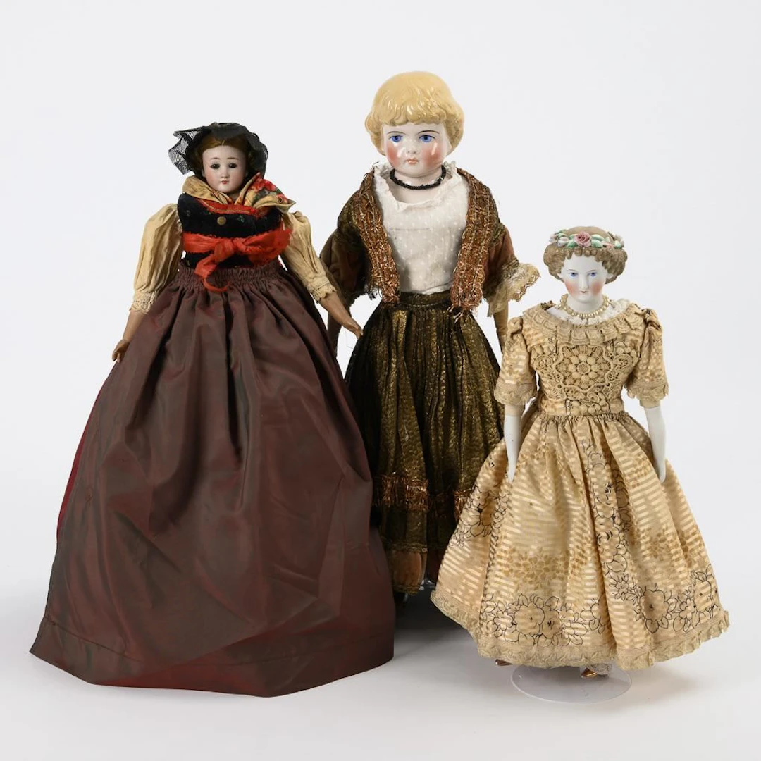 3 Bust-Head Dolls.