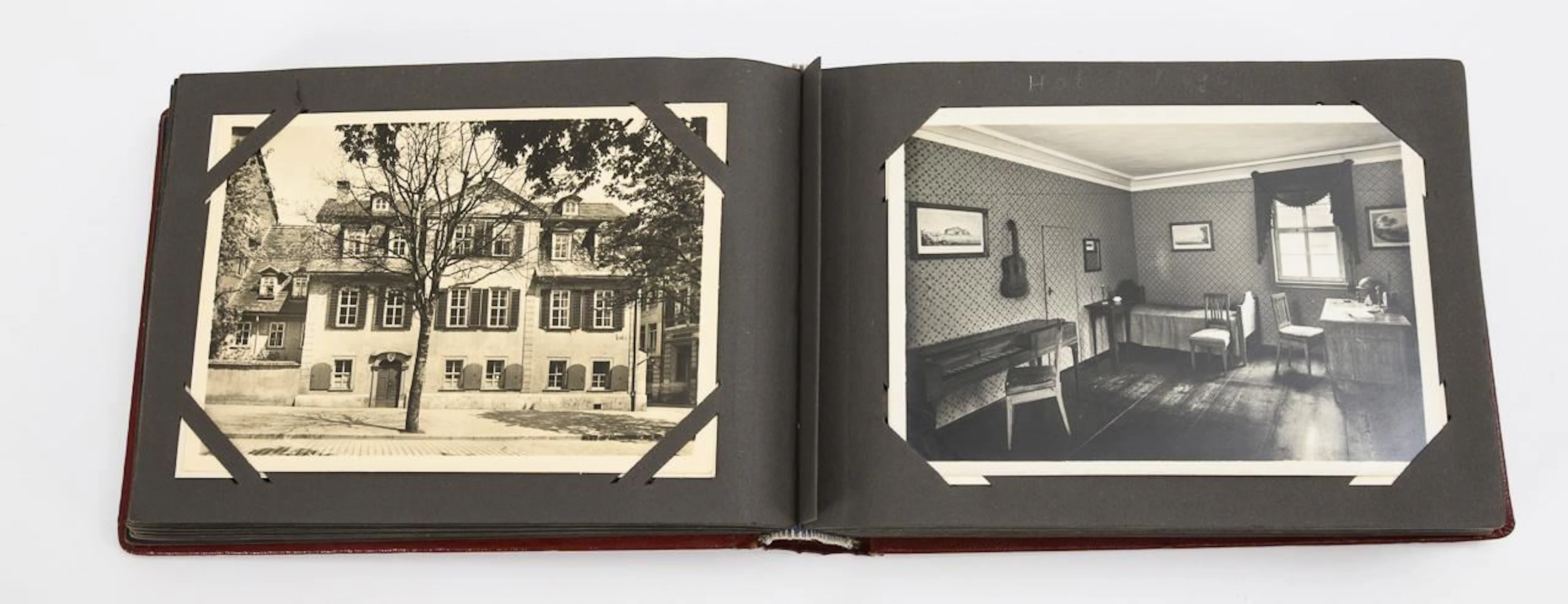 Postcard album containing 91 postcards related to Goethe.