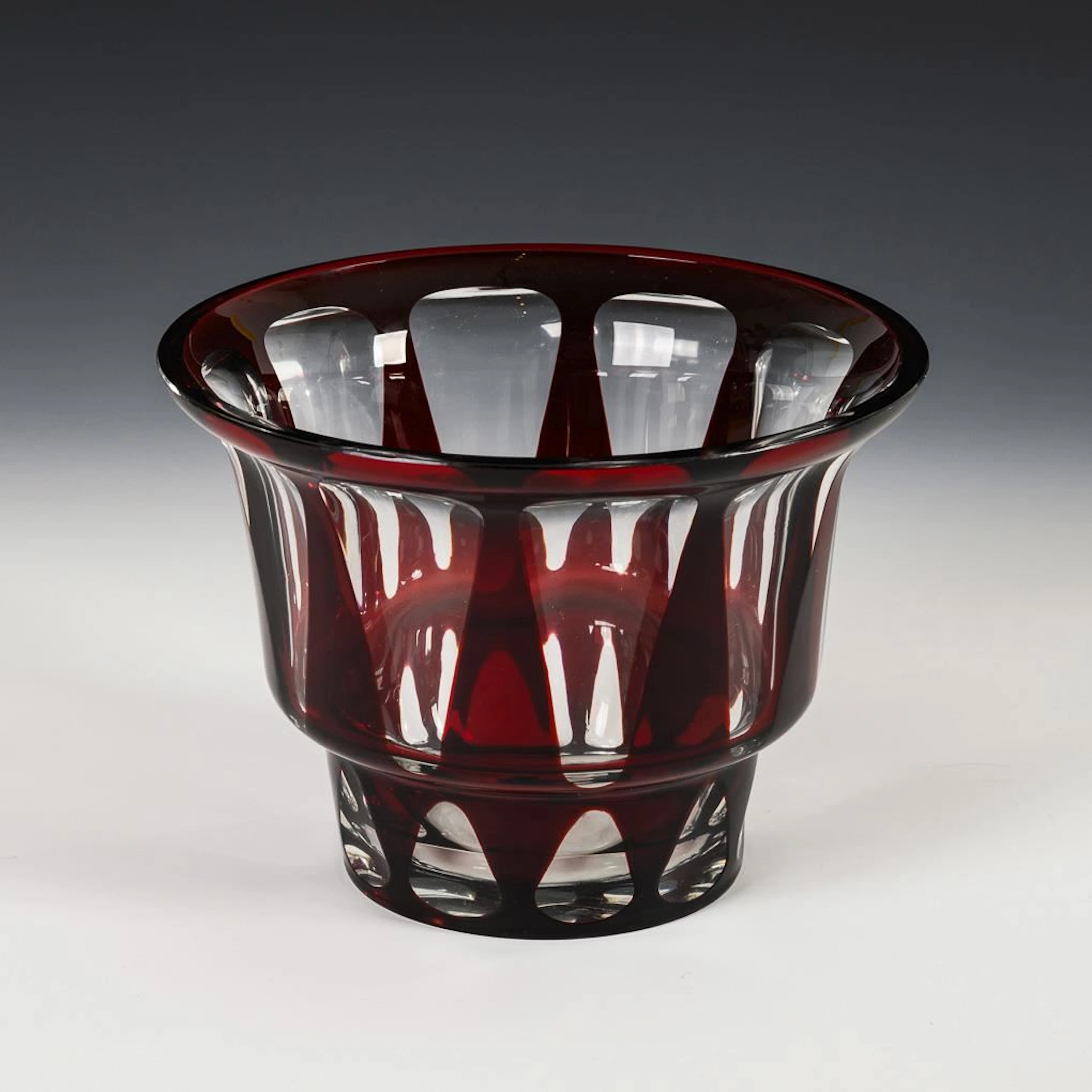 Art Deco bowl with cut-glass decoration.