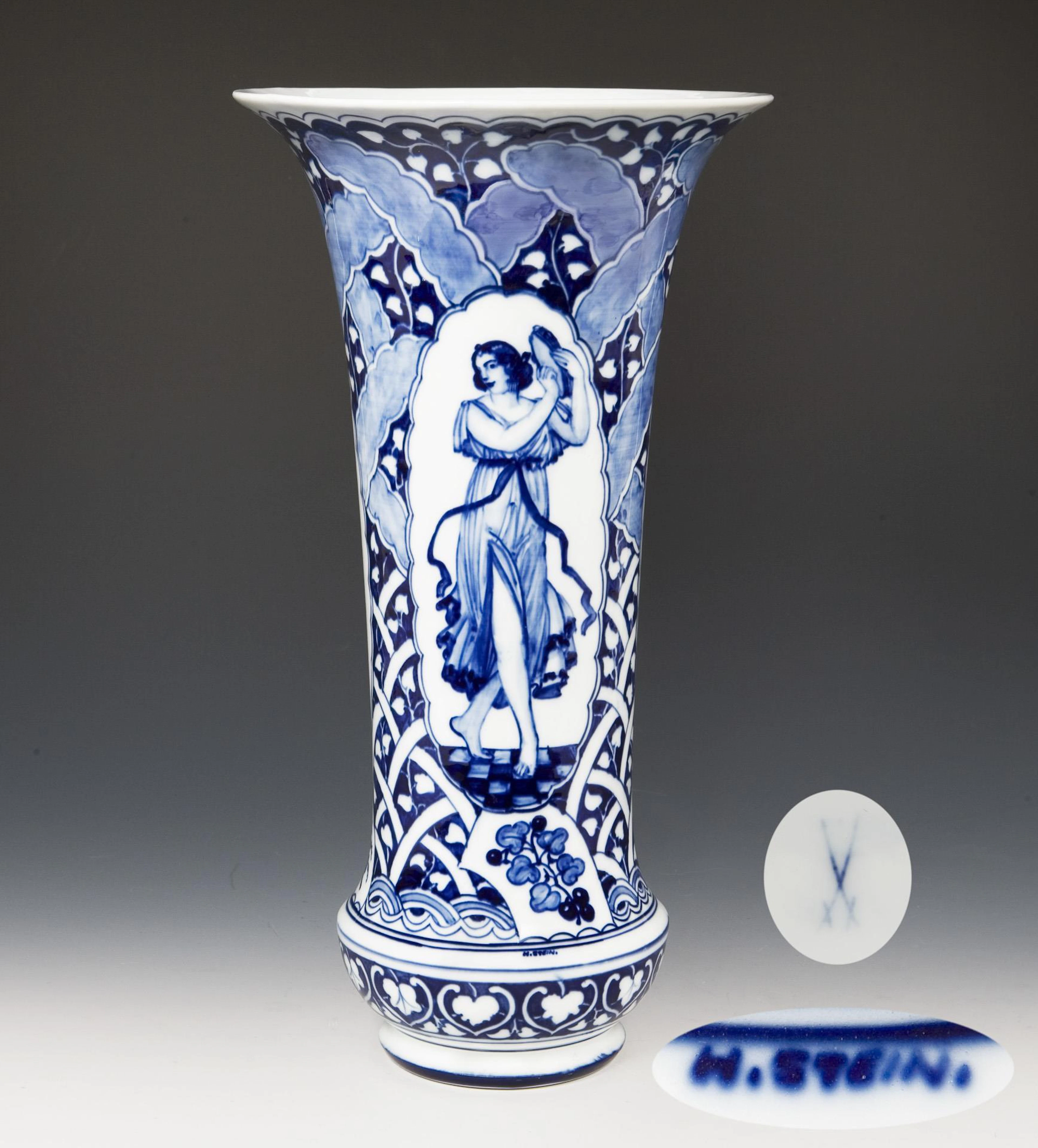 Large artist's flute vase. Meissen.