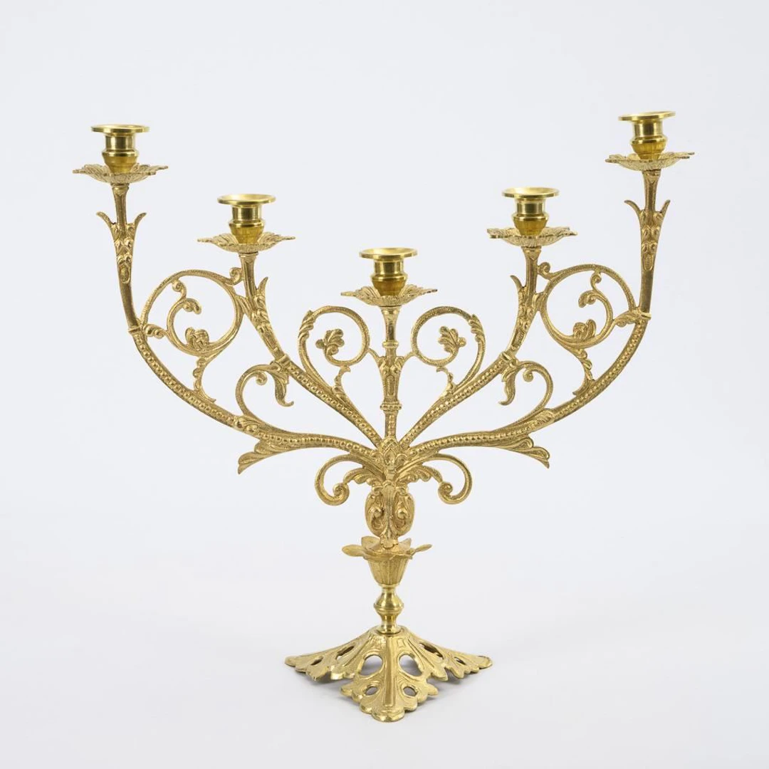 Five-candle candlestick.