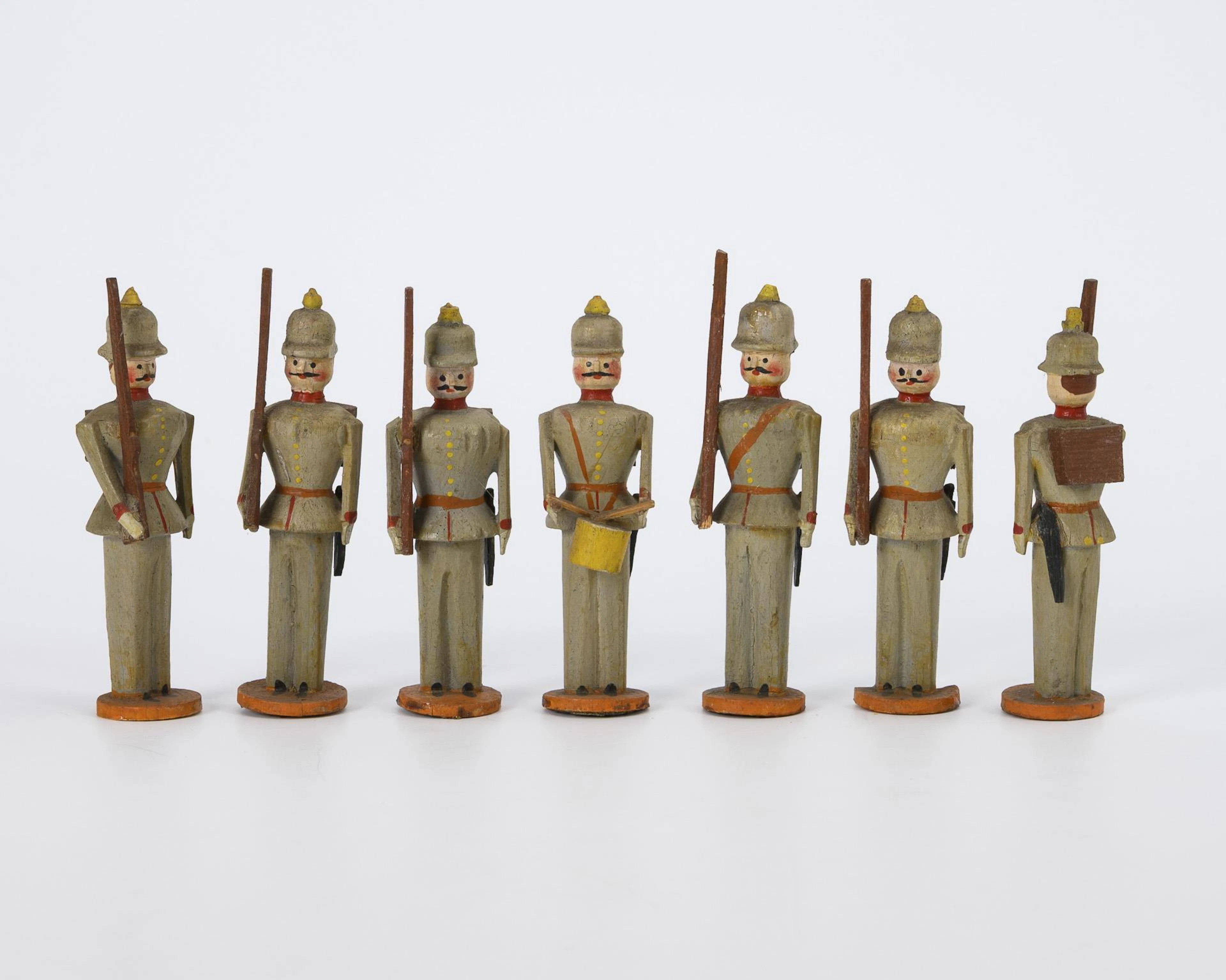 7 field gray soldiers from the Erzgebirge. Gustav Ehnert, Seiffen.