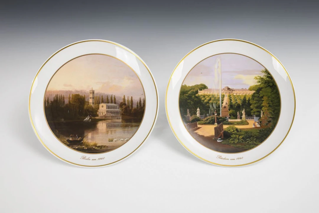 2 Display Plates: Potsdam and Berlin. KPM Berlin.