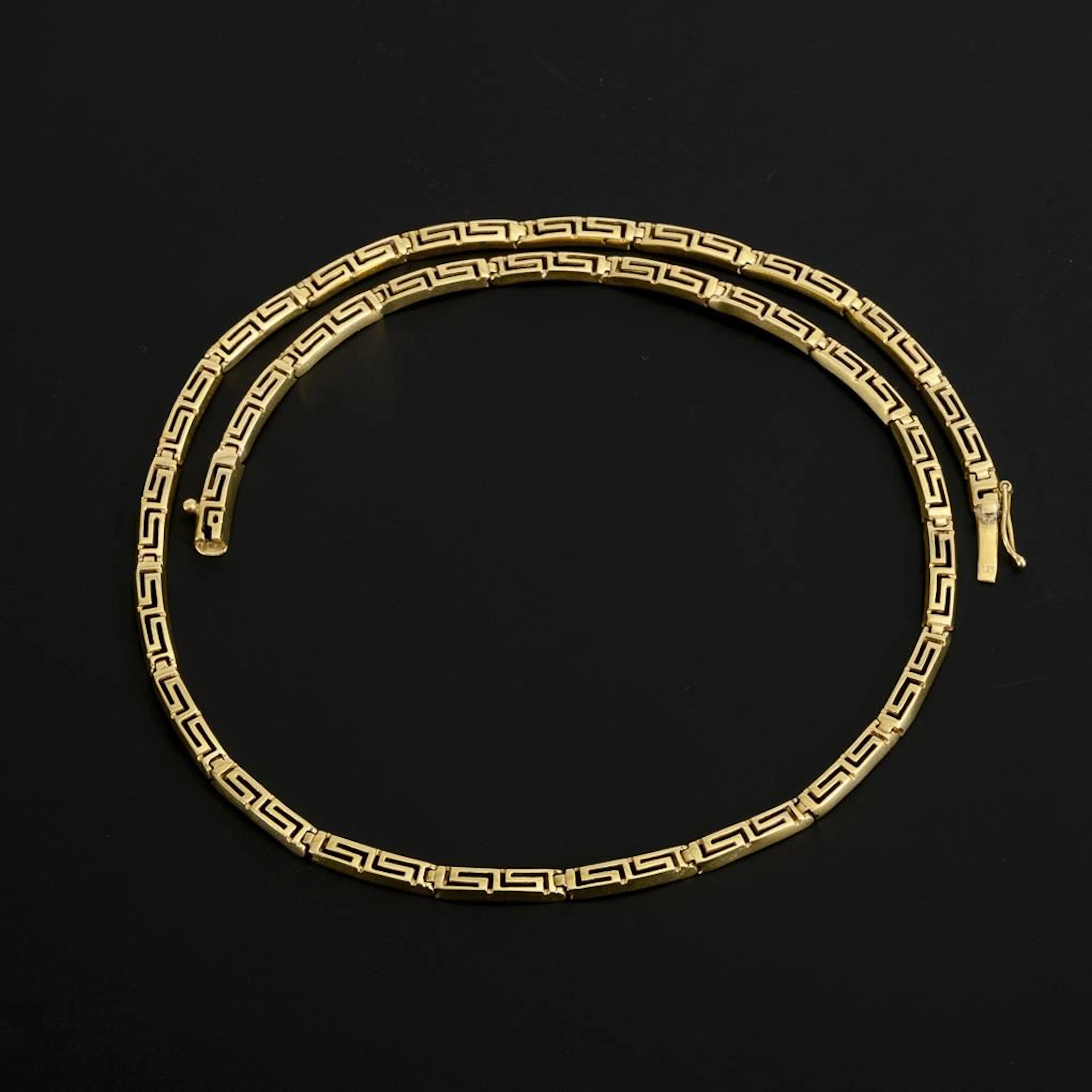 Meander Necklace.
