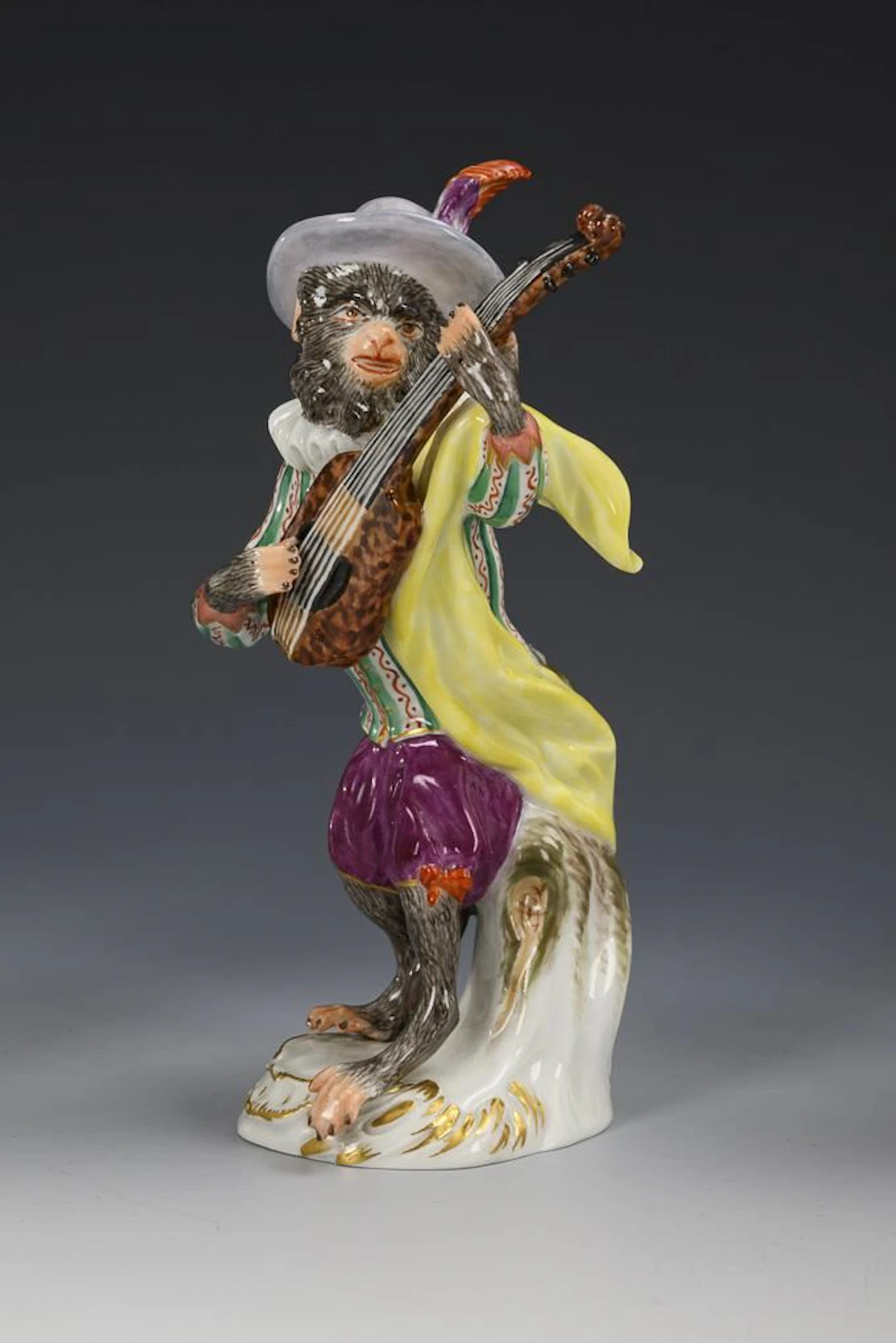 Monkey as a Guitarist. Meissen.