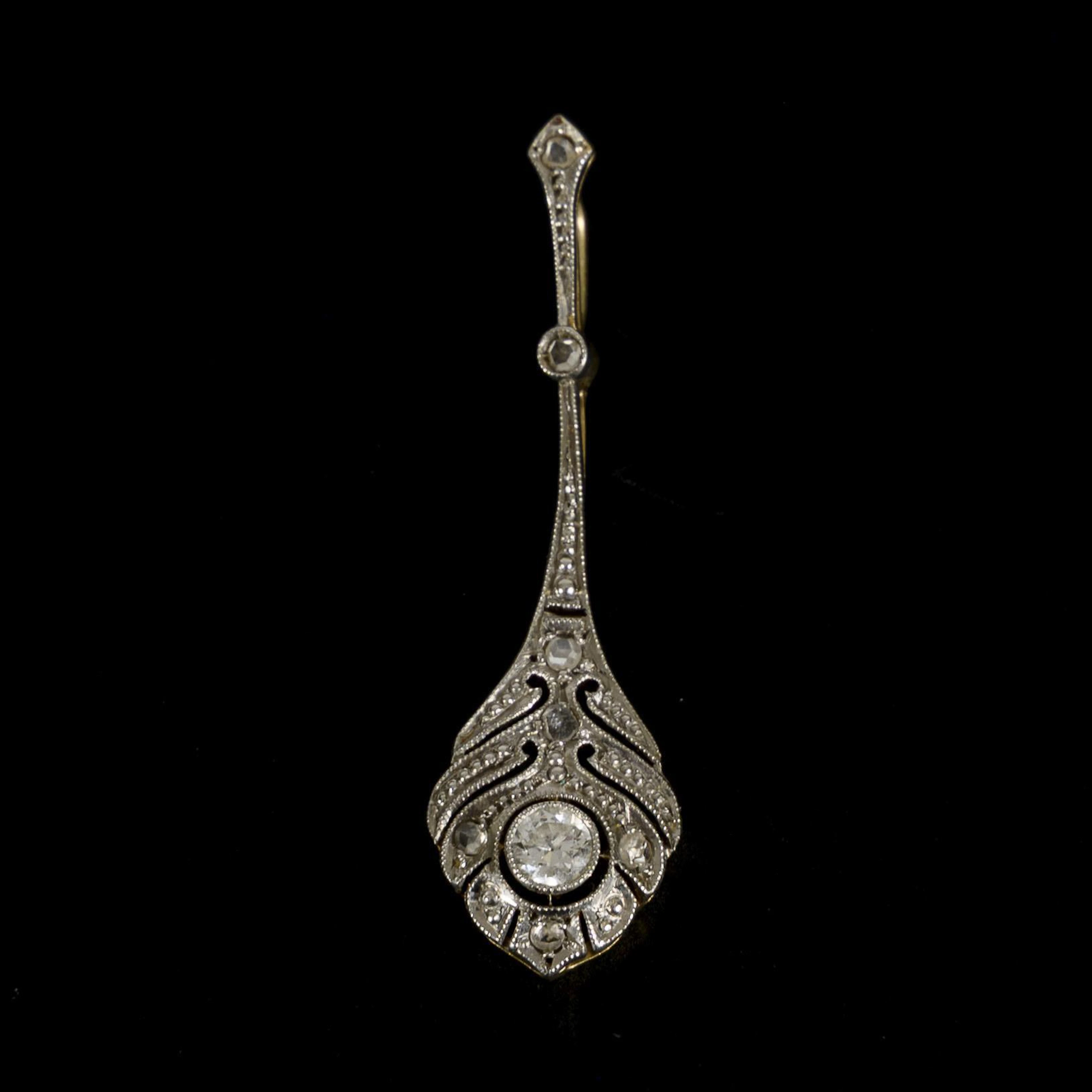 Art deco pendant with old-cut diamond.