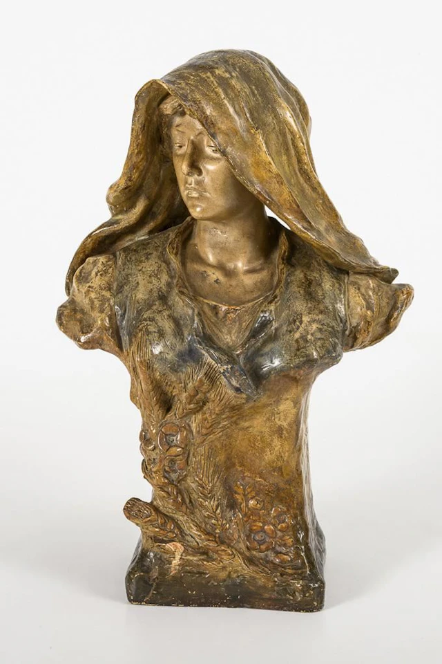 Art Nouveau bust of a peasant woman. Vienna-based workshop of Friedrich