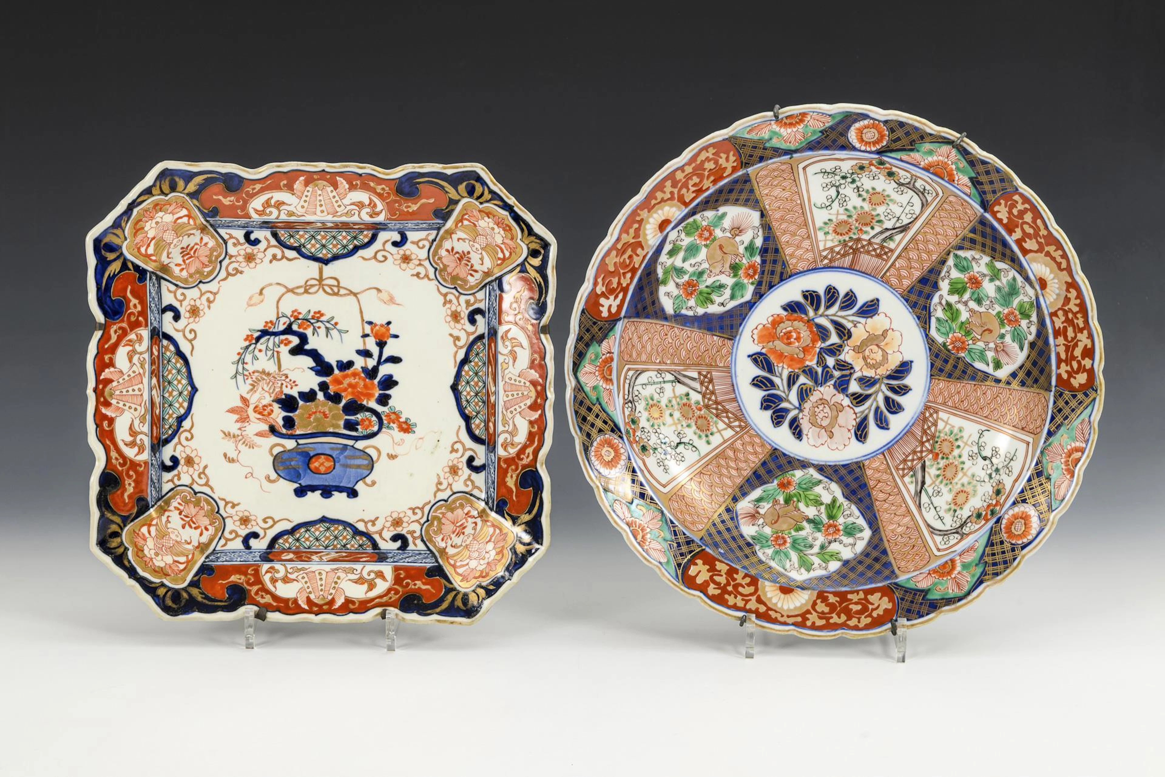 Square plate and round plate with Imari decoration.