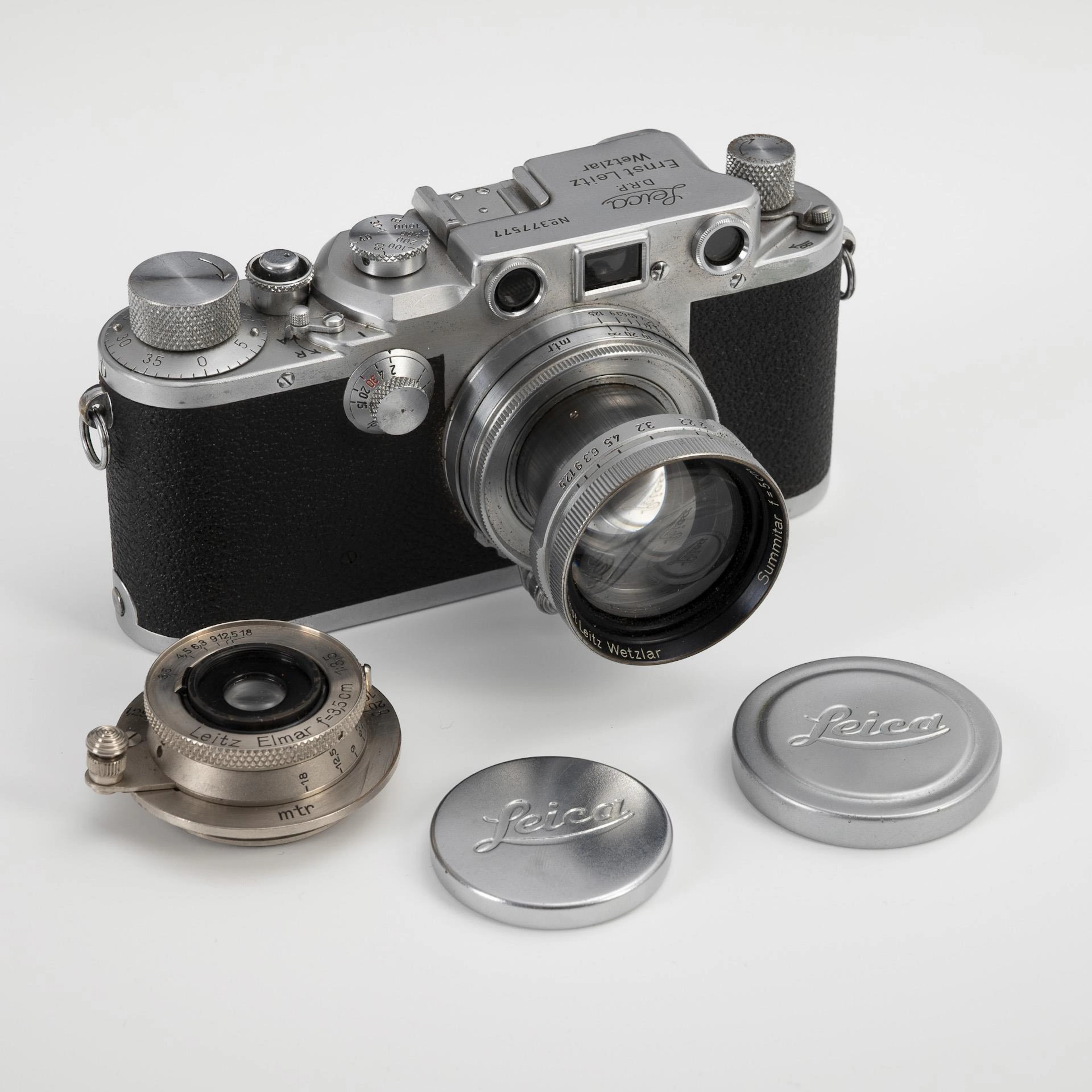 High-quality Leica bundle: camera with accessories.