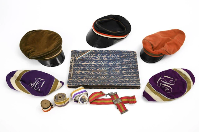 Studentika Set - 5 Caps, Ribbons, and Photo Album.