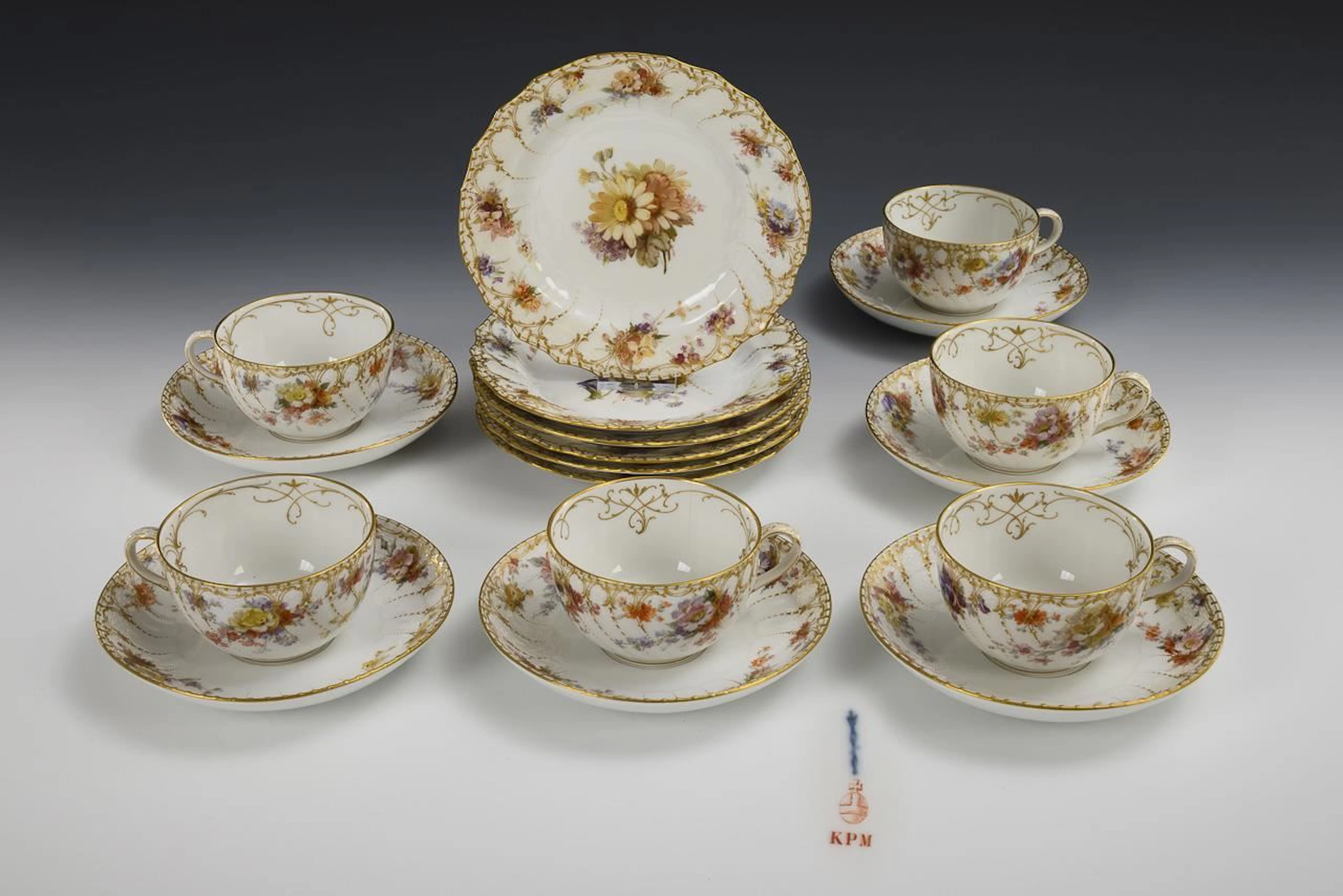 6-piece tea set with soft-painting. KPM Berlin.