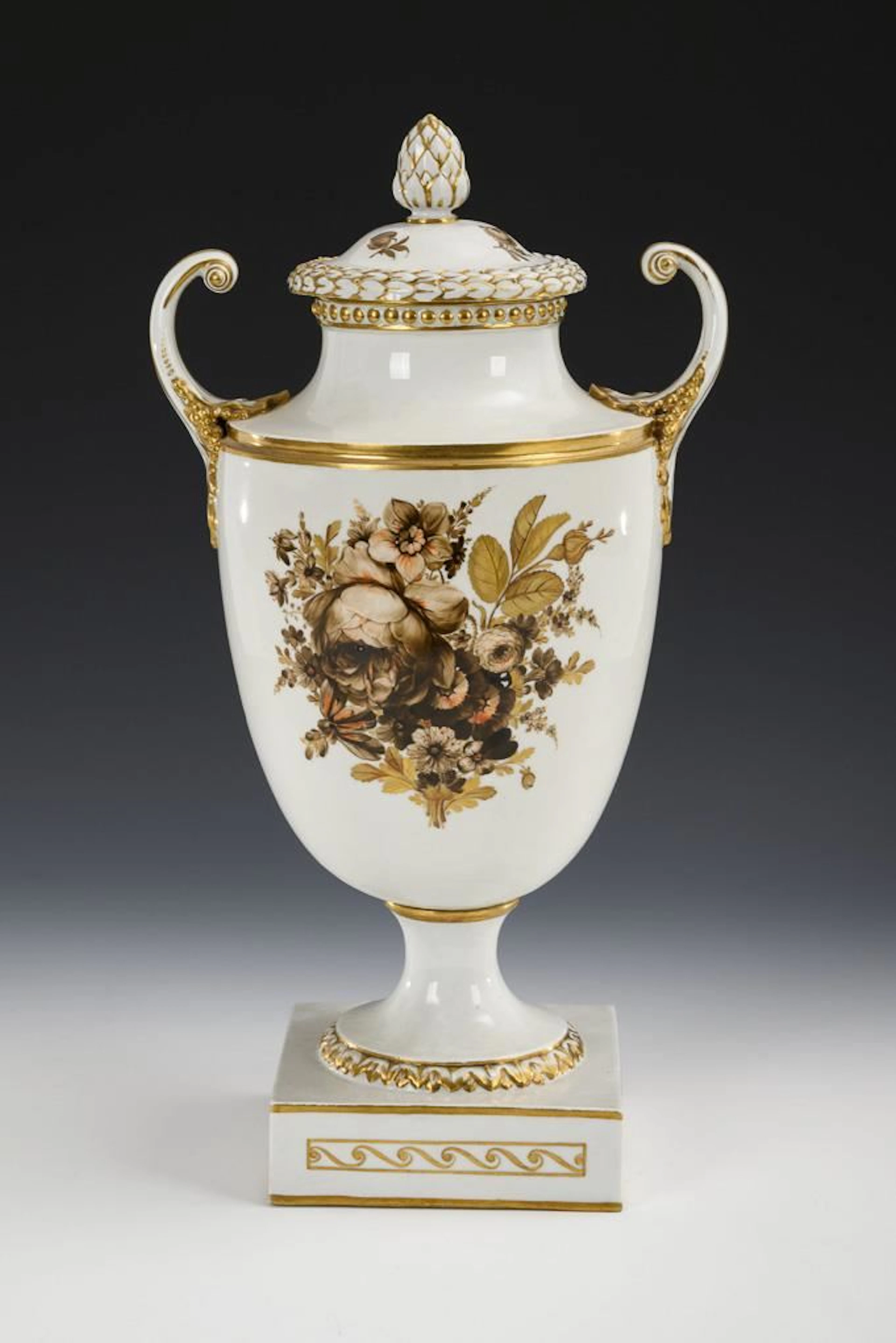 Lidded vase with floral painting. Fürstenberg.
