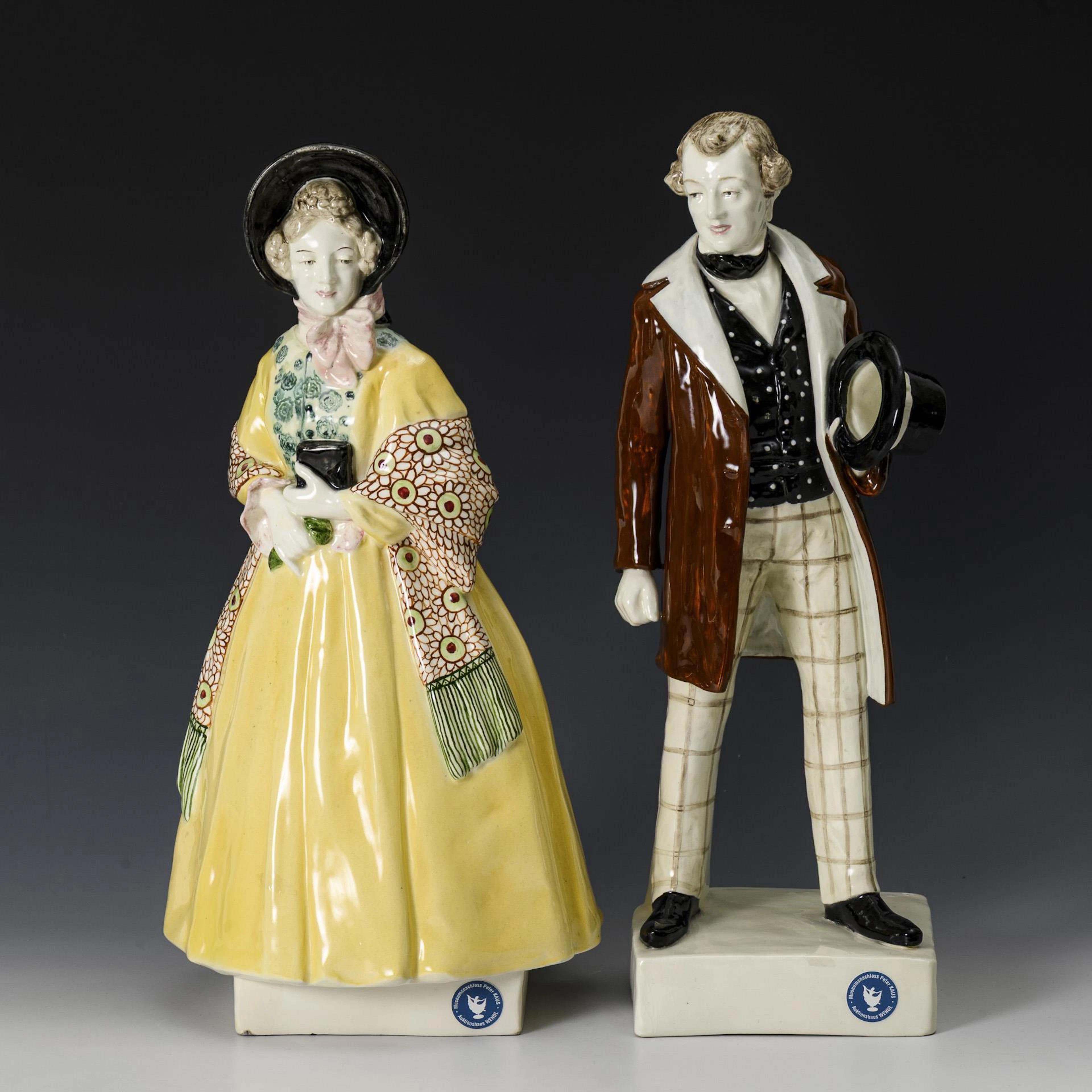 2 Art Nouveau figures "Gentleman with hat" and "Lady in yellow dress".