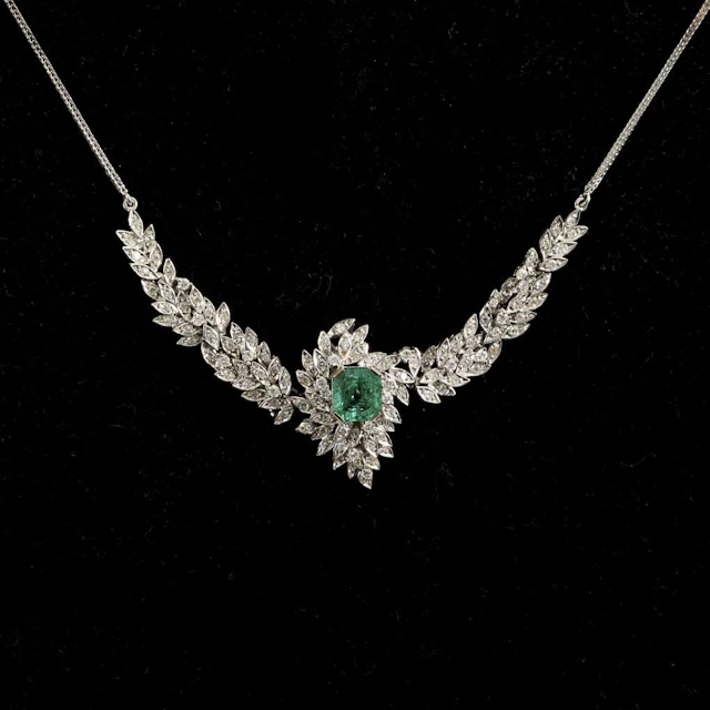 High-quality emerald necklace.
