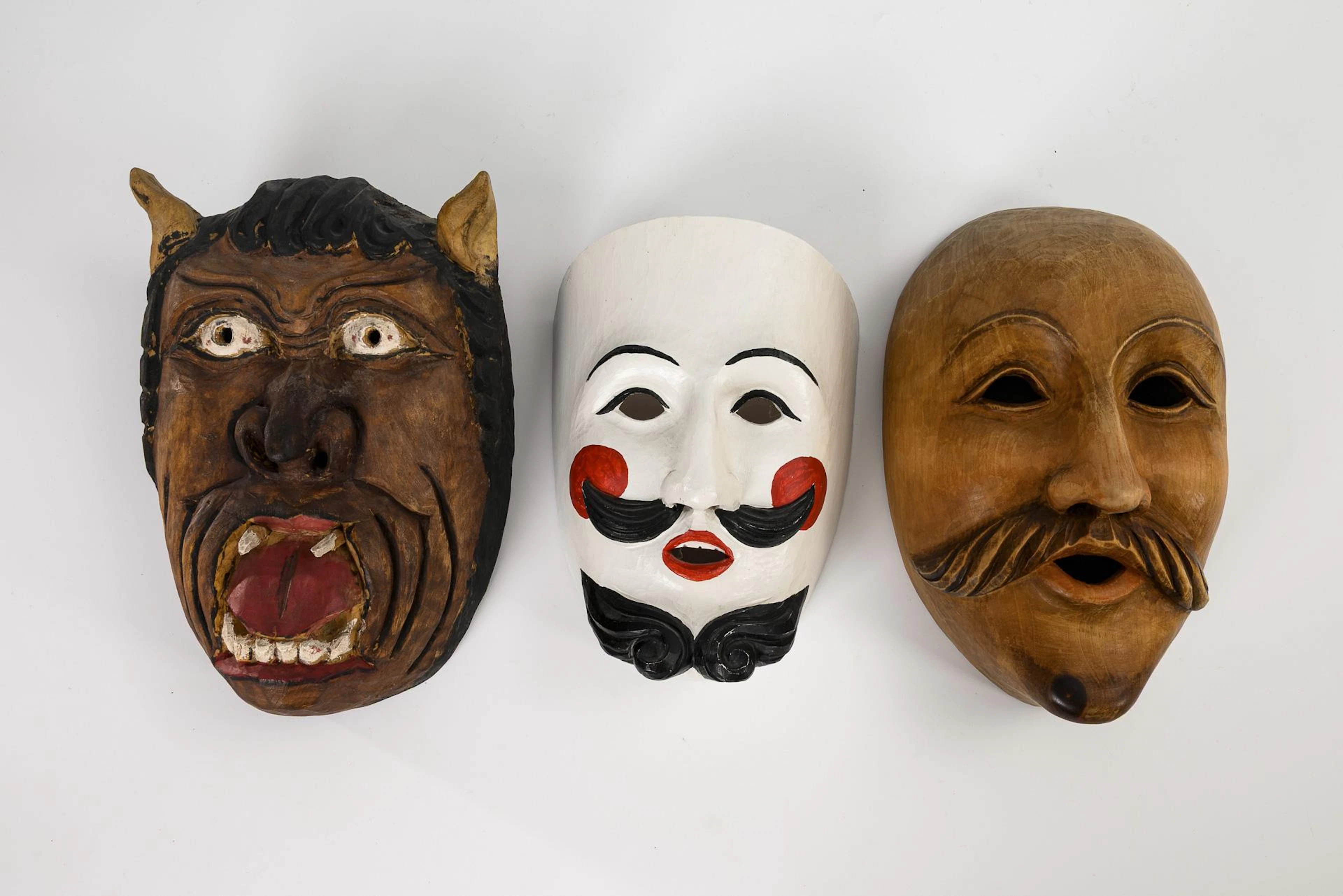 Fastnacht masks ("larvae").