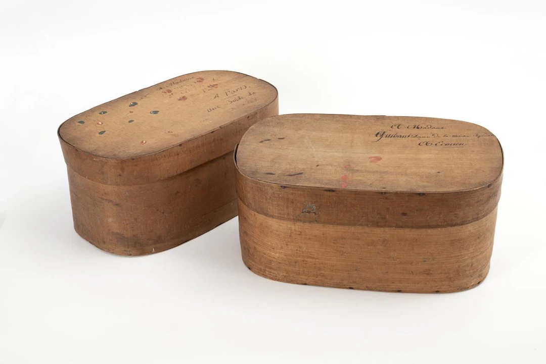2 chipboard boxes from the Napoleonic Girls' School in Château d'Écouen.