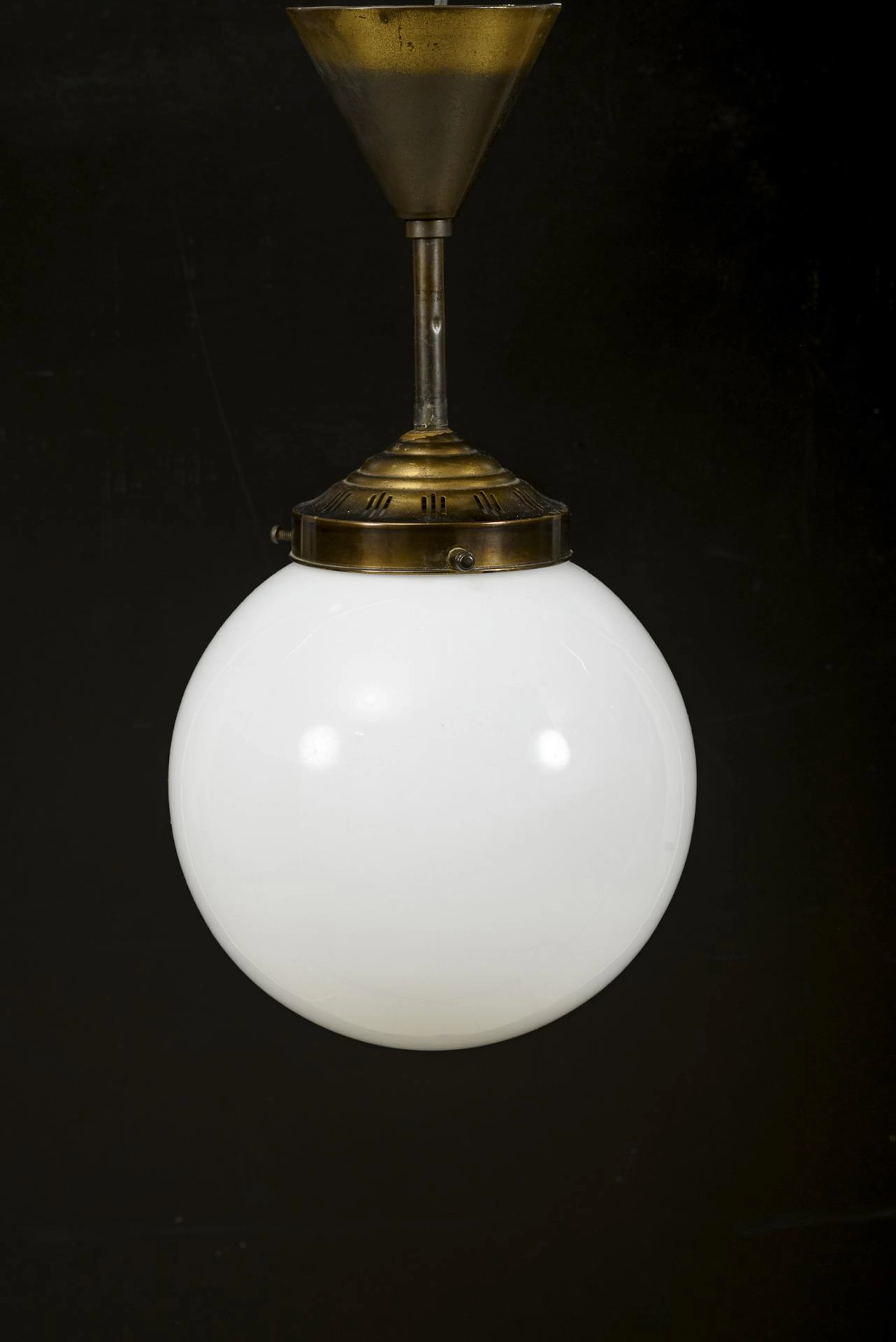 Ball lamp.
