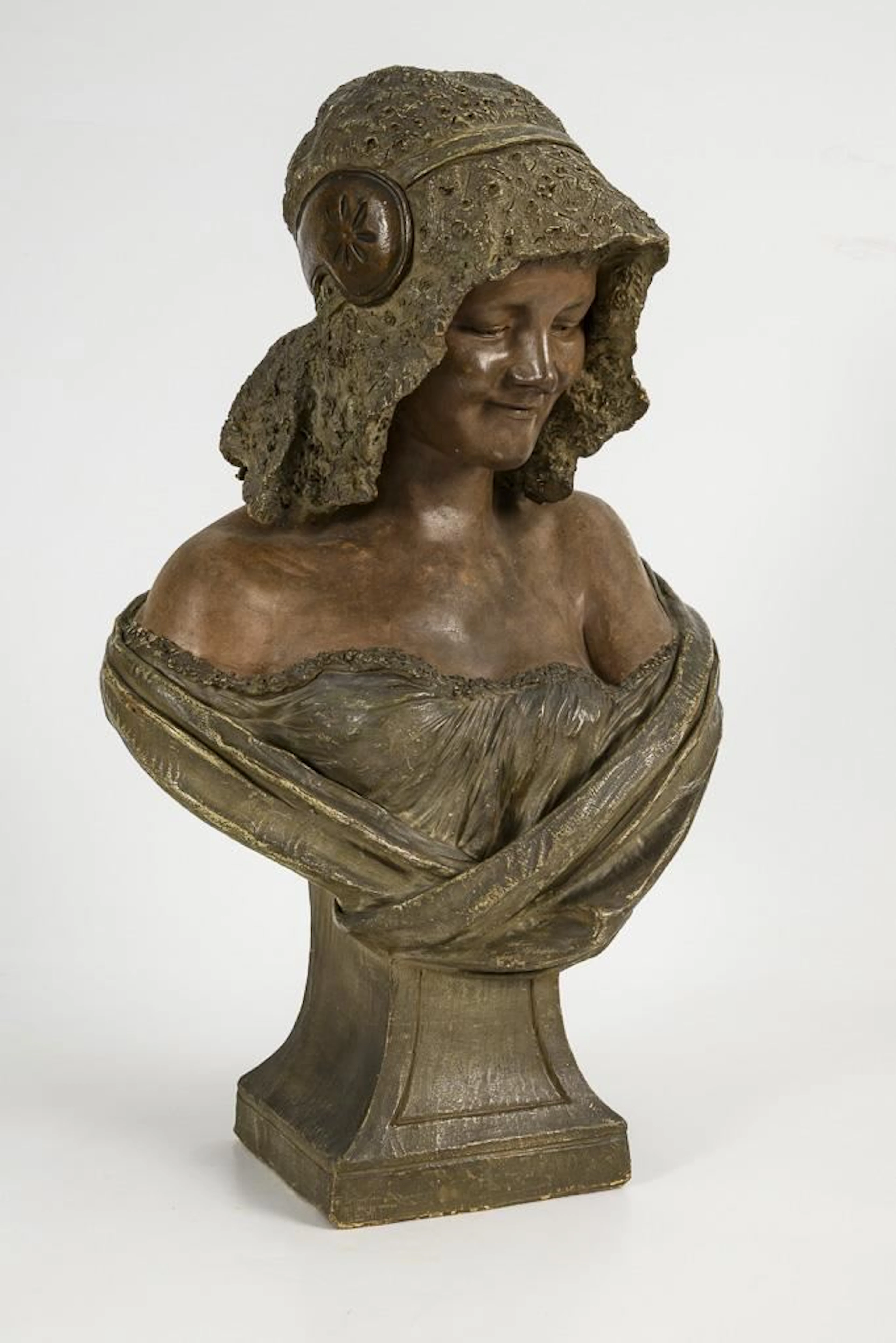 "Dutch Woman" bust. Vienna-based manufacturer Friedrich Goldscheider.