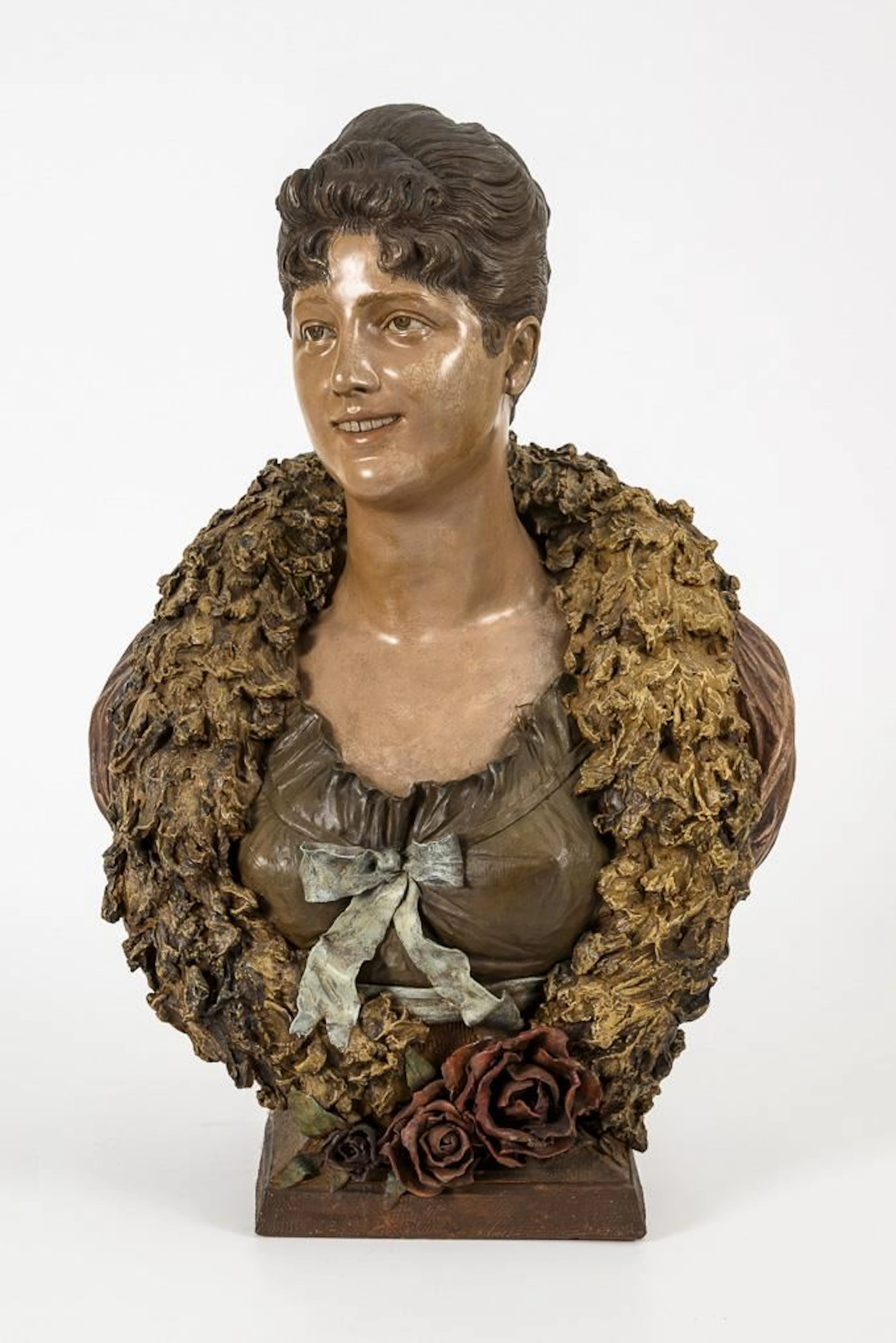 "Rieuse" bust. Vienna-based manufacturer Friedrich Goldscheider.