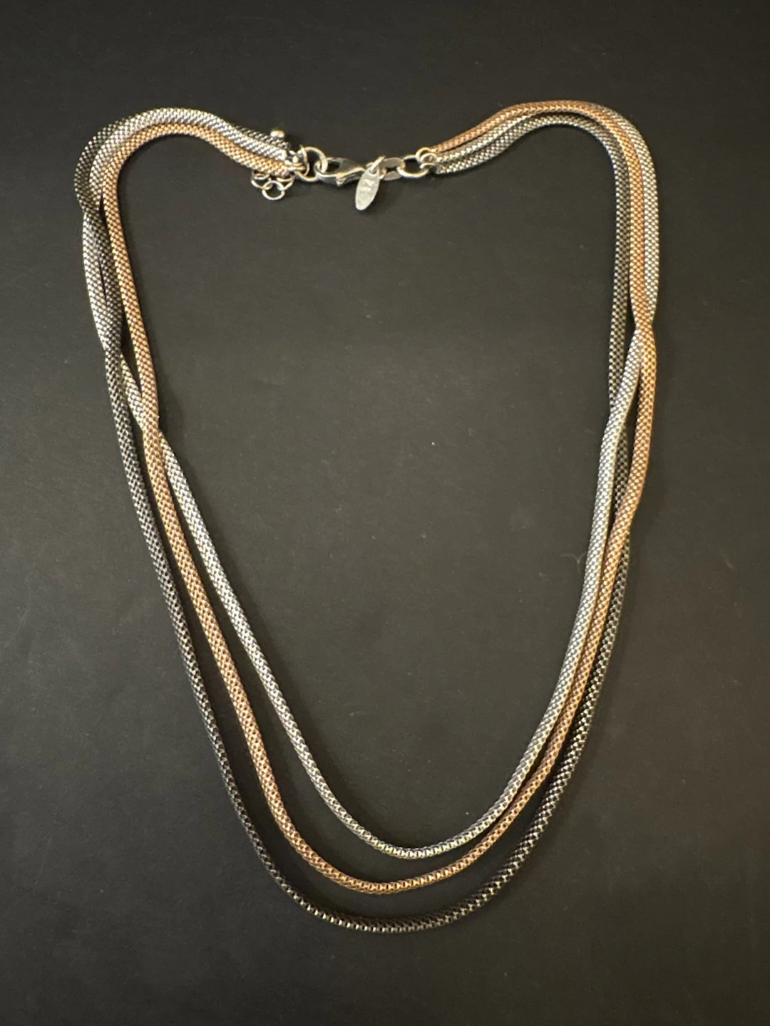 Collier 925°/°° composé de trois rangs de trois tons différe - Lot 190