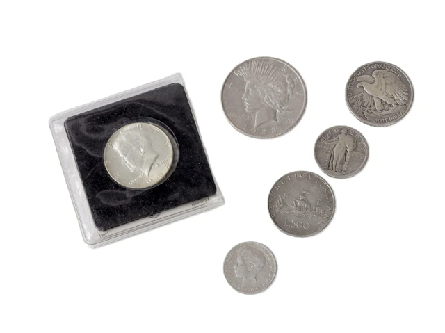 Ensemble de monnaies étrangères en argent: - Lot 199