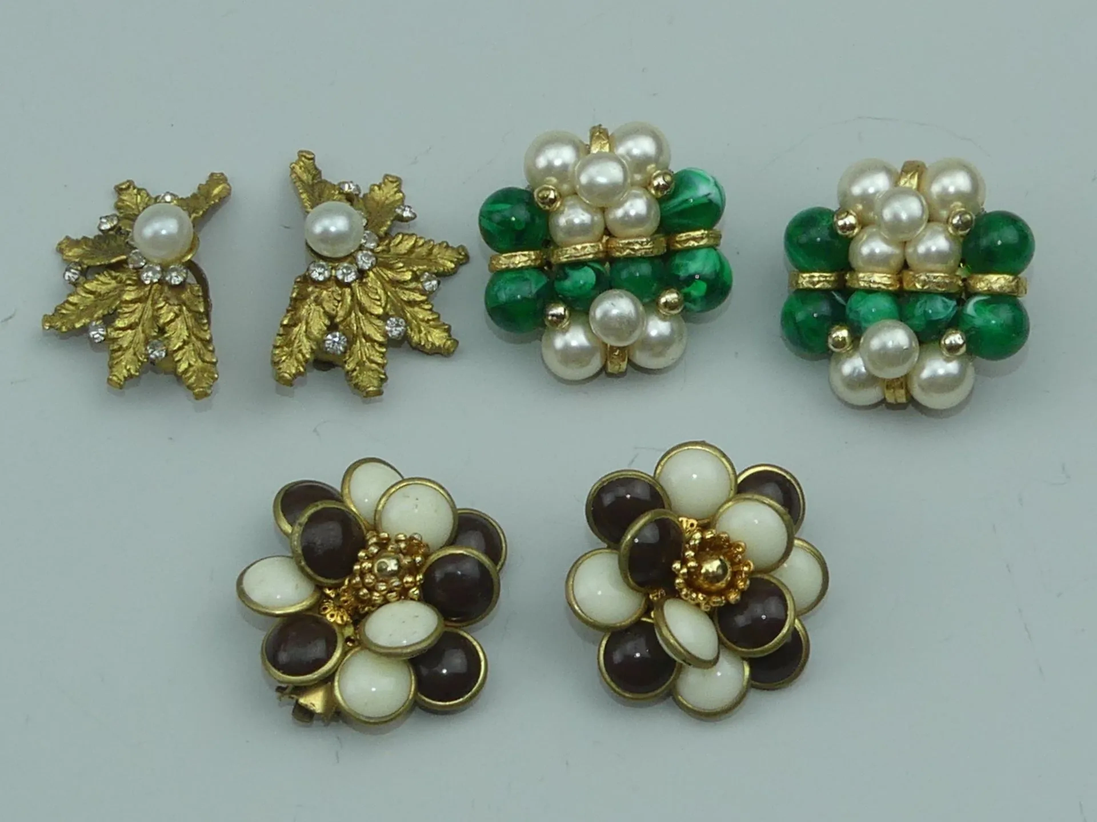 VINTAGE. 3 paires de boucles d'oreilles vintage en métal do - Lot 398