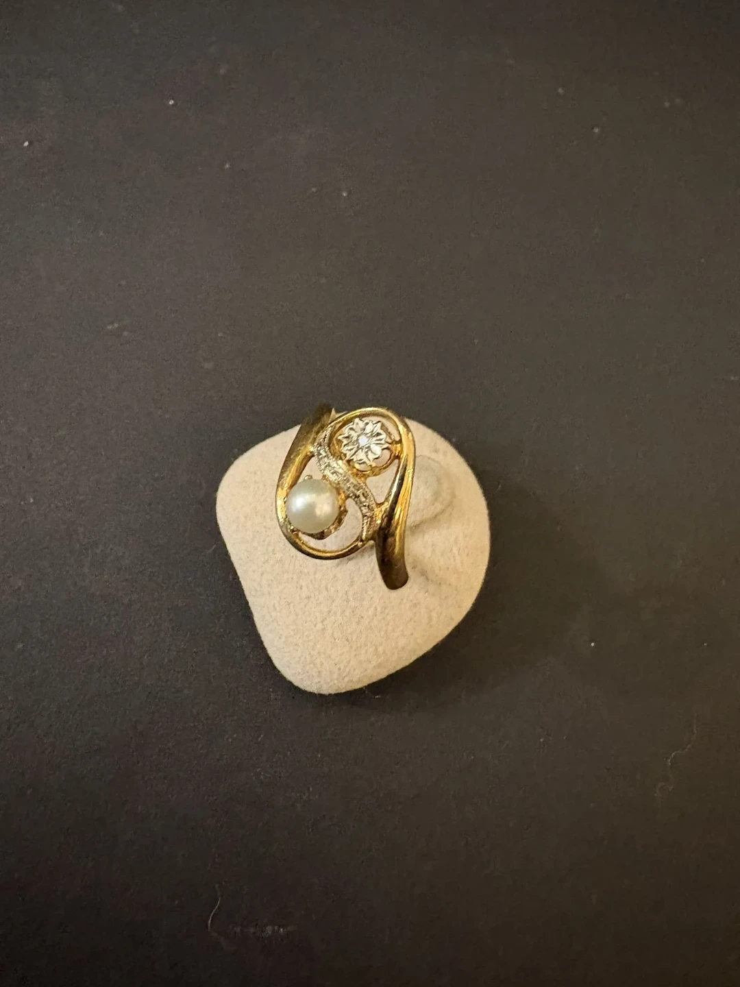 Ancienne bague toi et moi en or jaune 750°/°° perle et diama - Lot 236