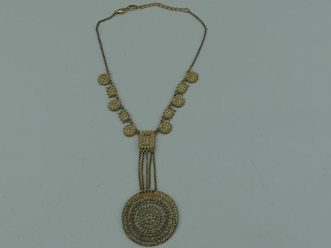 POGGI Paris. Créateur de bijoux à Paris dans le quartier du - Lot 419