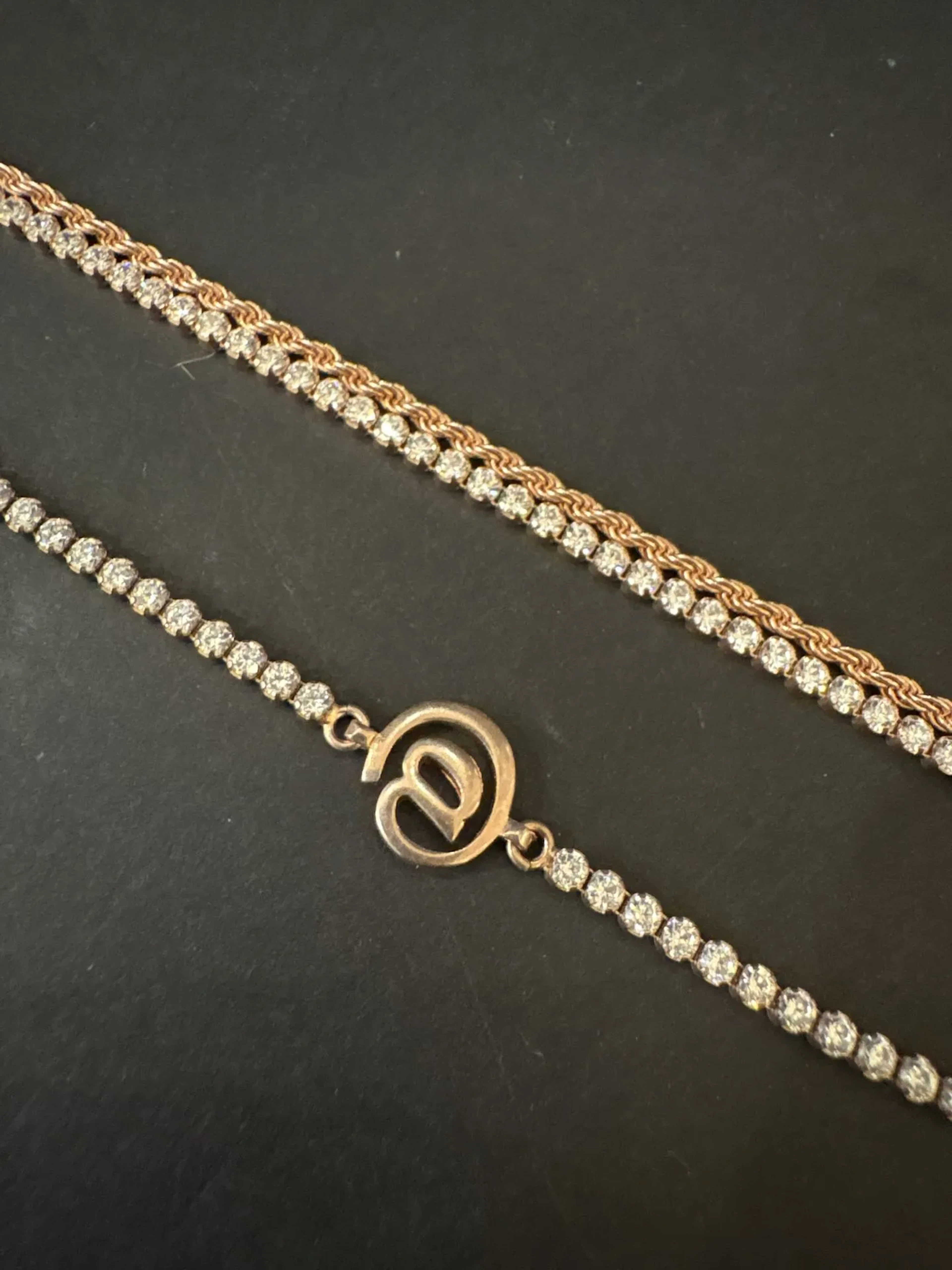 Deux bracelets en argent 925°/°° doré, sertis de lignes d’ox - Lot 191