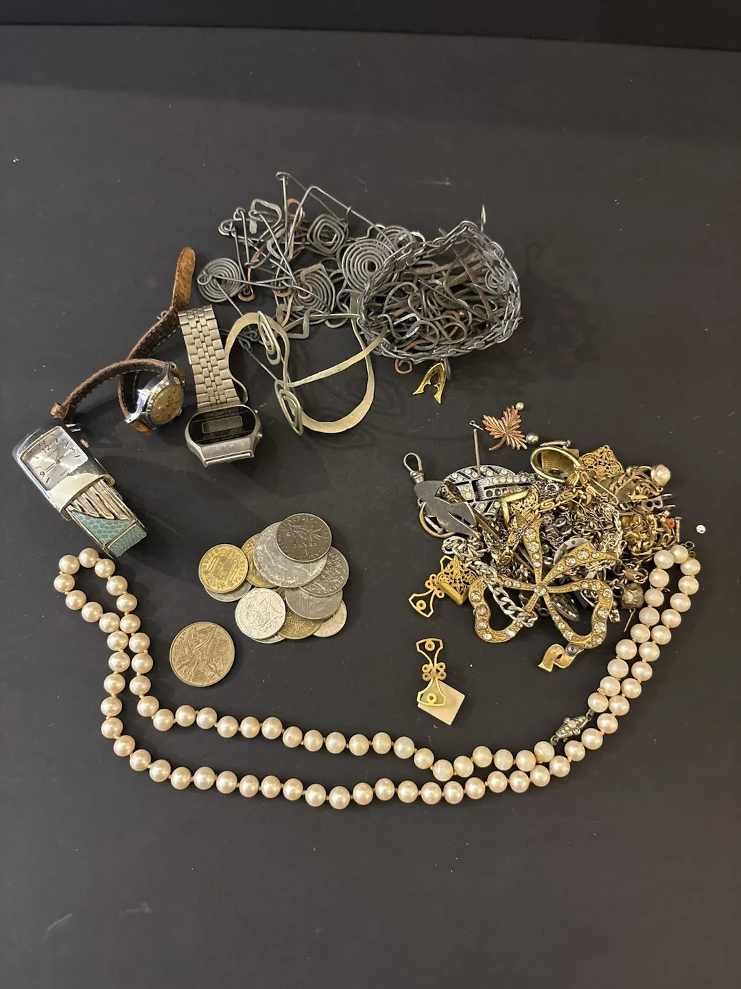 Important lot de bijoux fantaisie, montres, éléments et dive - Lot 177