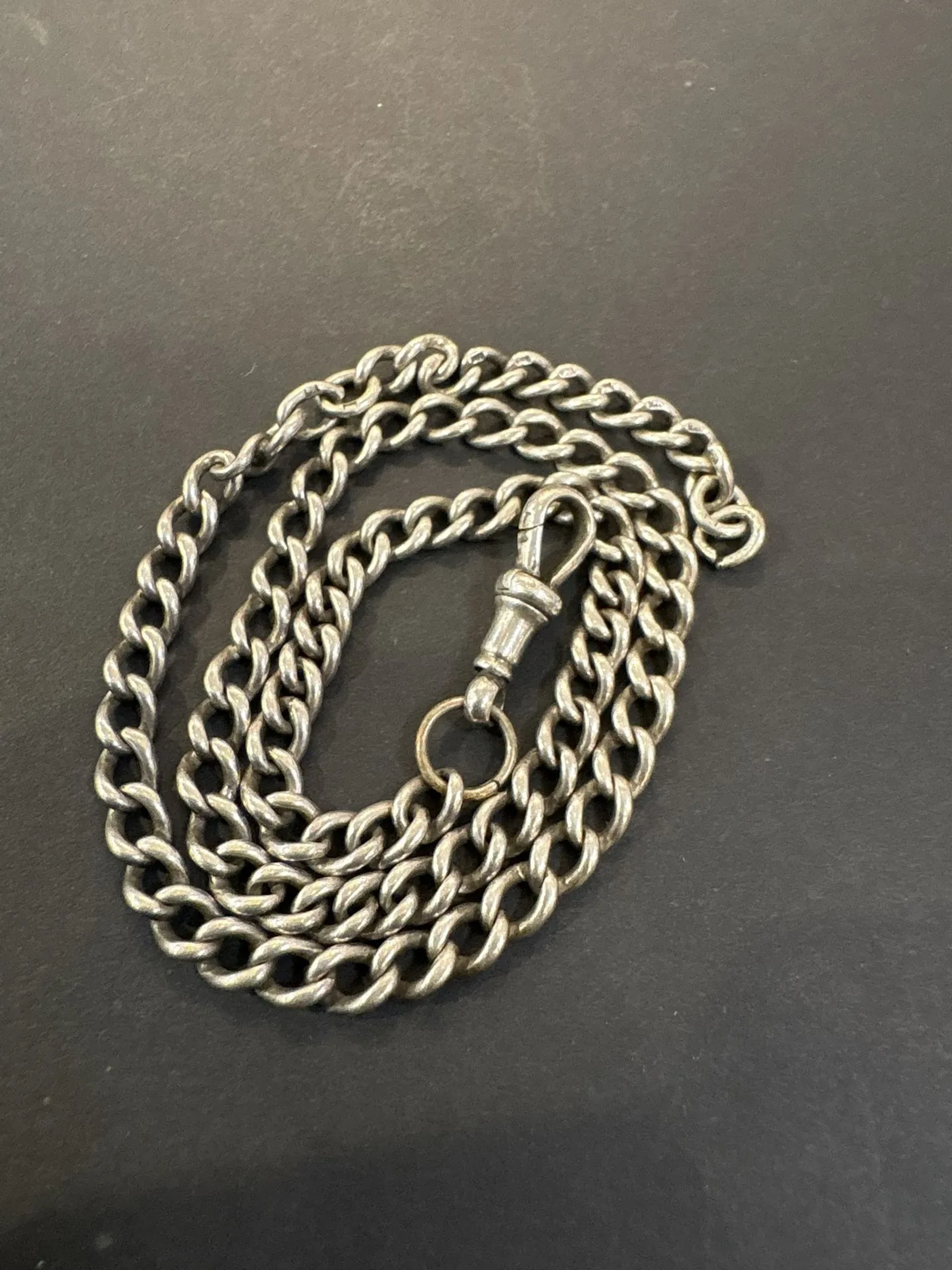 Ancienne chaîne de montre en argent 800°/°° . Longueur : 40 - Lot 219