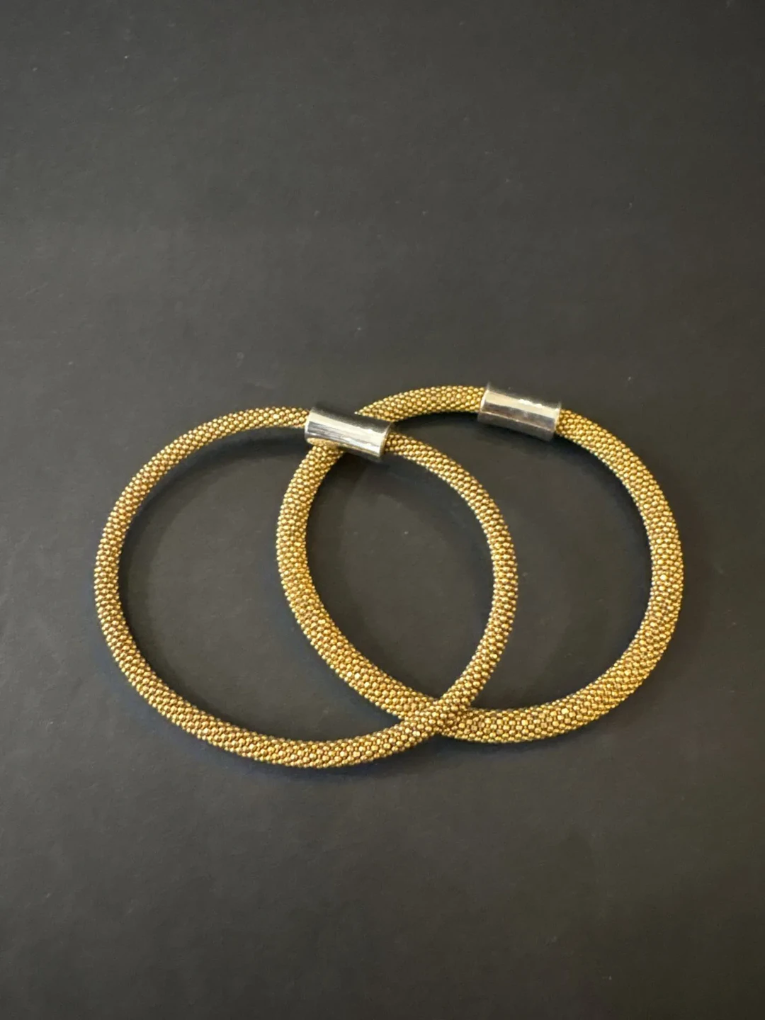 Dalia. Deux bracelets souples en argent doré 925°/°°, fermoi - Lot 193