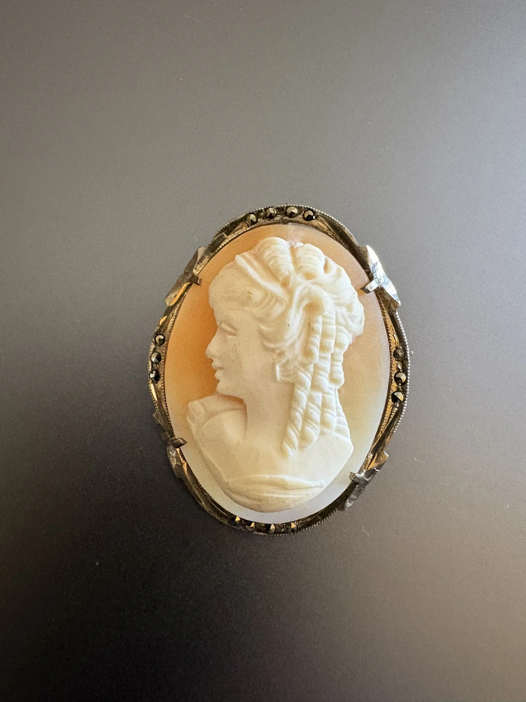 Broche pendentif en argent 800°/°° et camée coquille. Dimens - Lot 25