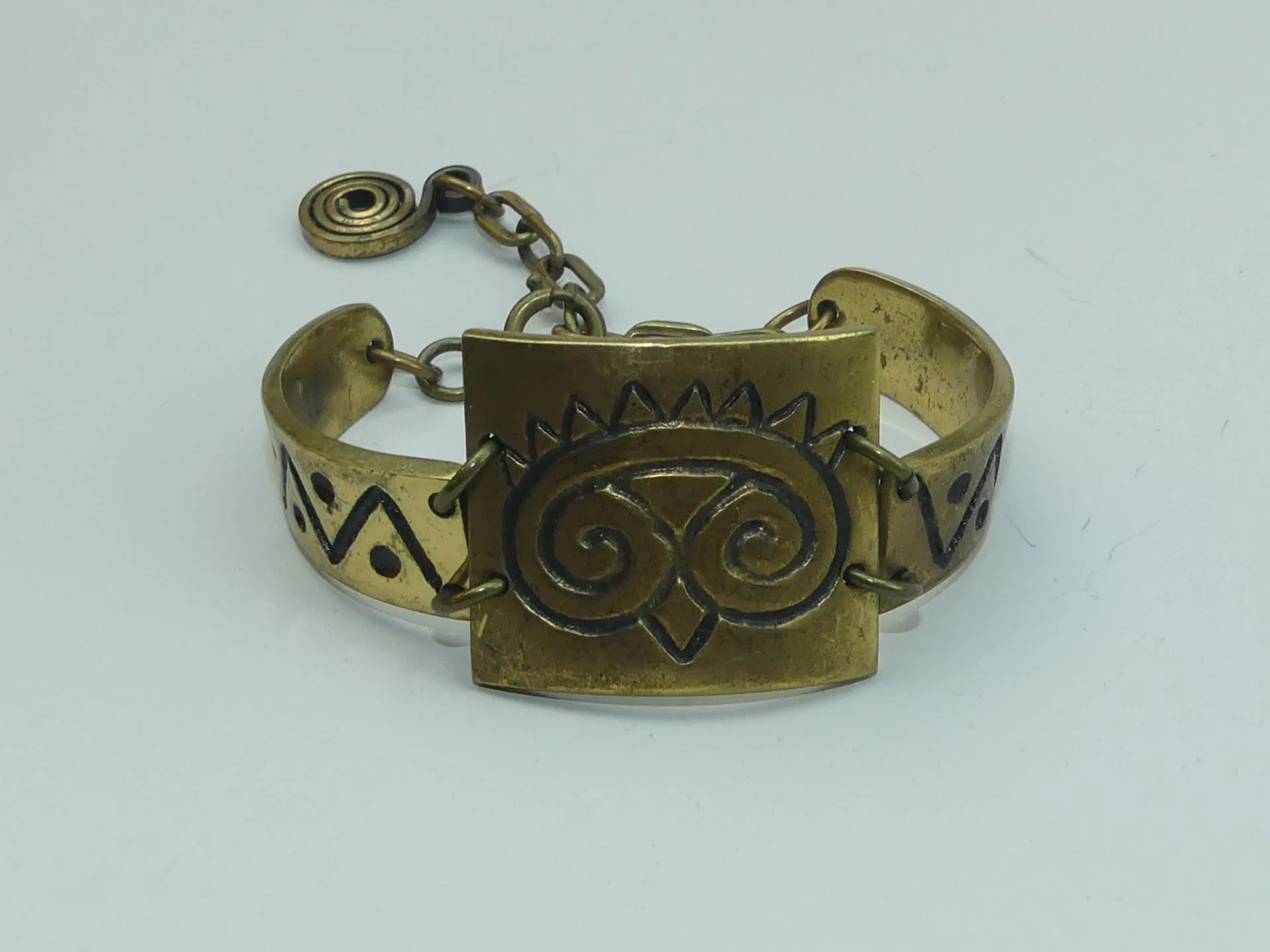 Maurice BUFFET (attribué à). Bracelet en bronze à motif de t - Lot 352