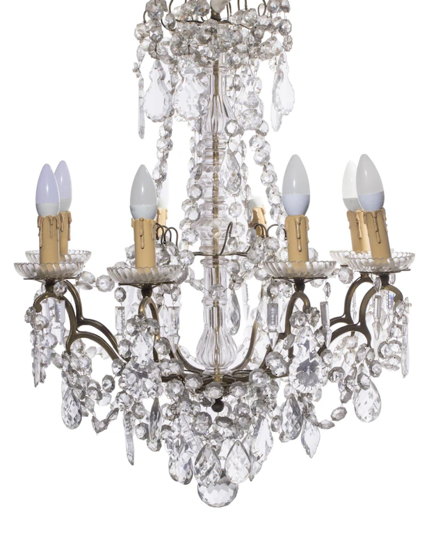 Lustre à huit lumières à structure en bronze ou laiton doré, - Lot 381