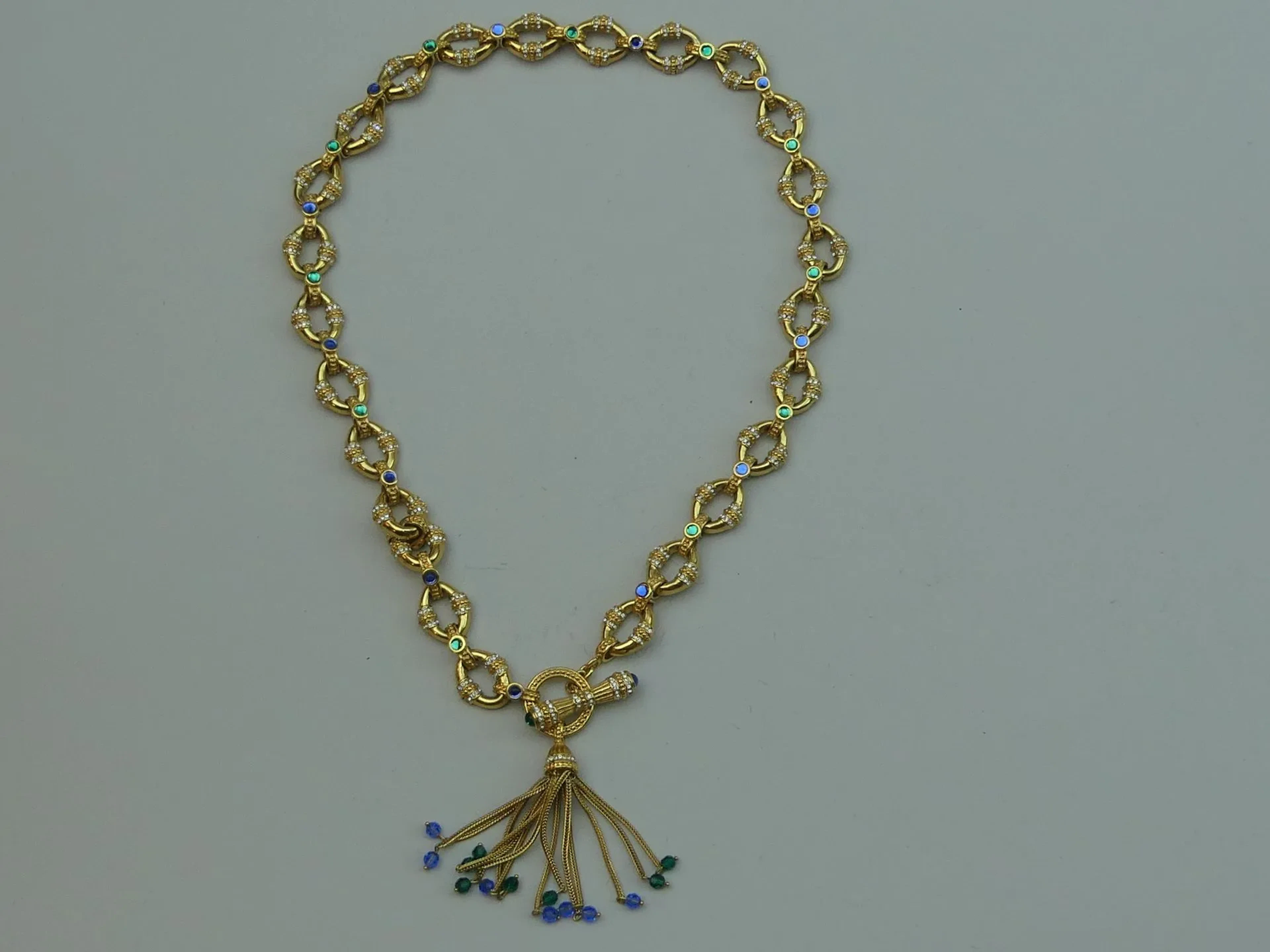 FRANKLIN MINT. Collier en métal doré plaqué or orné de caboc - Lot 374