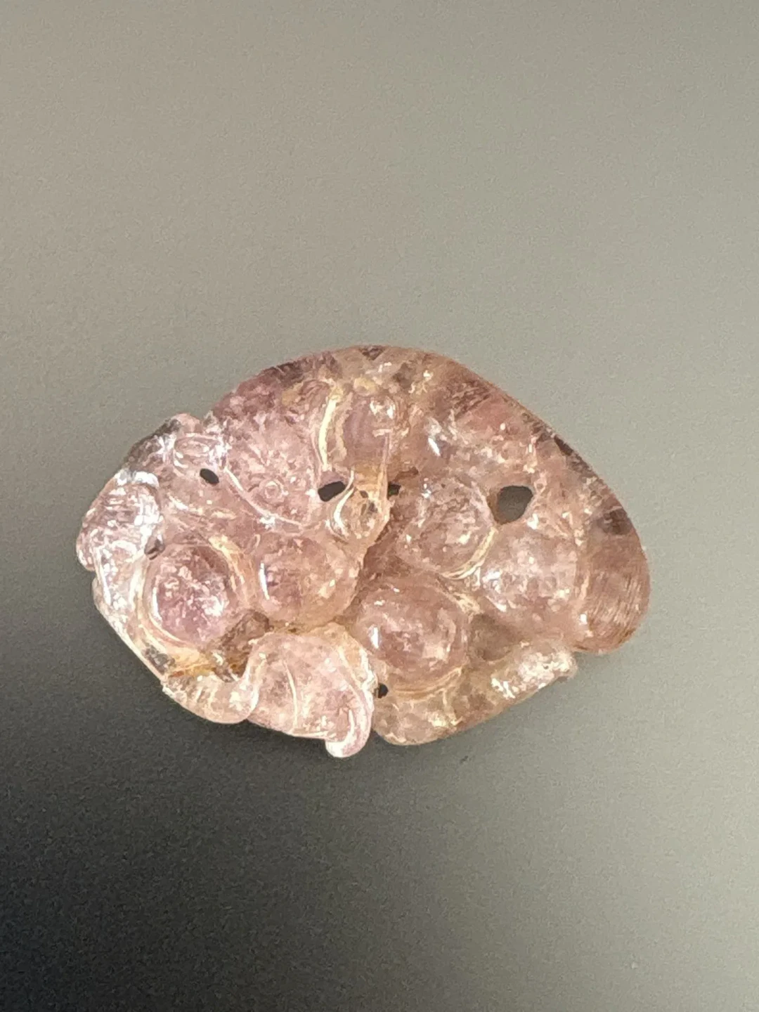 ARTS D’ASIE - CHINE XXe siècle. Pendentif en pierre décorati - Lot 146