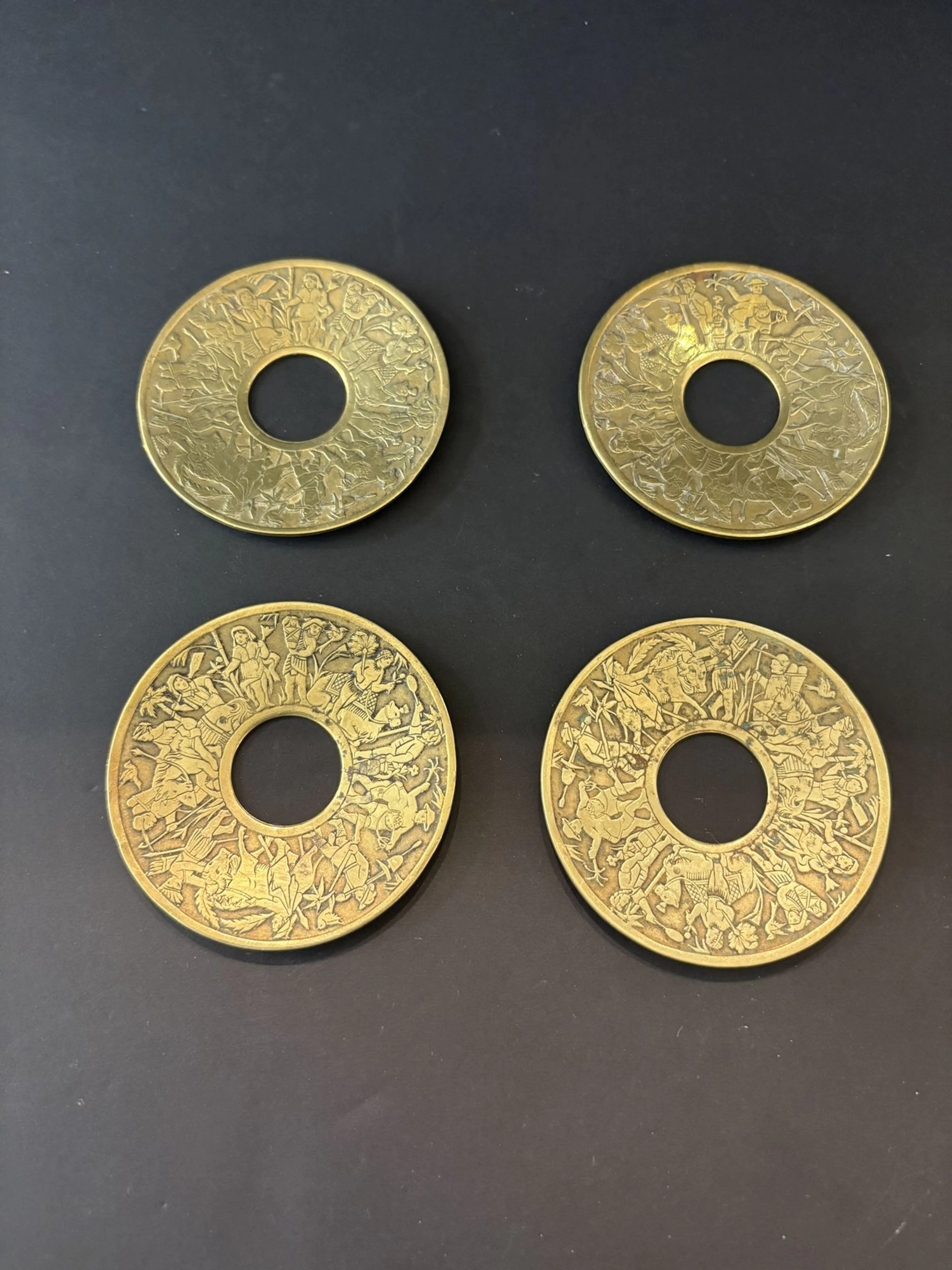 Début XIXe siècle. Ensemble de 4 bobèches pour chandelier en - Lot 277