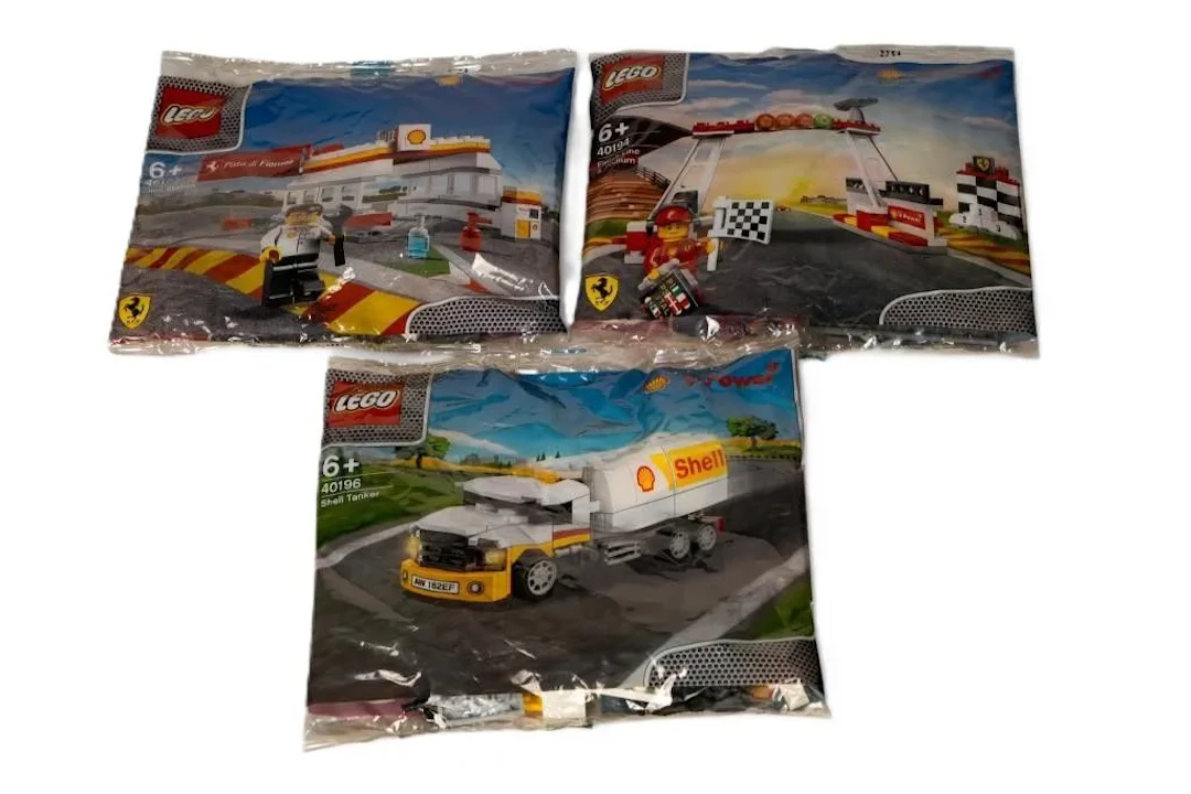 LEGO. Ferrari. Ensemble Shell V-Power. - Lot 36