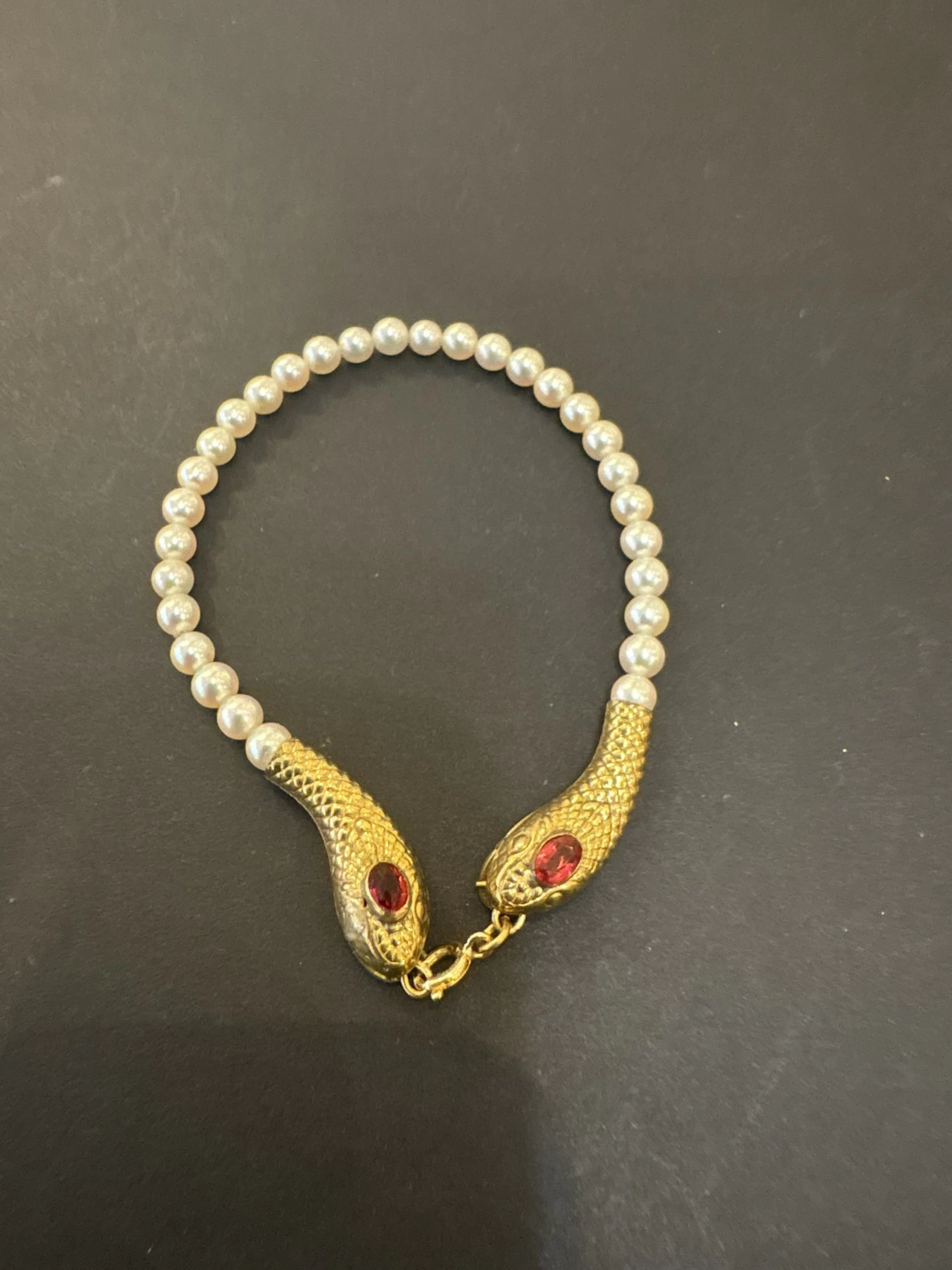 Bracelet serpent vintage dans le style victorien composé d’u - Lot 111