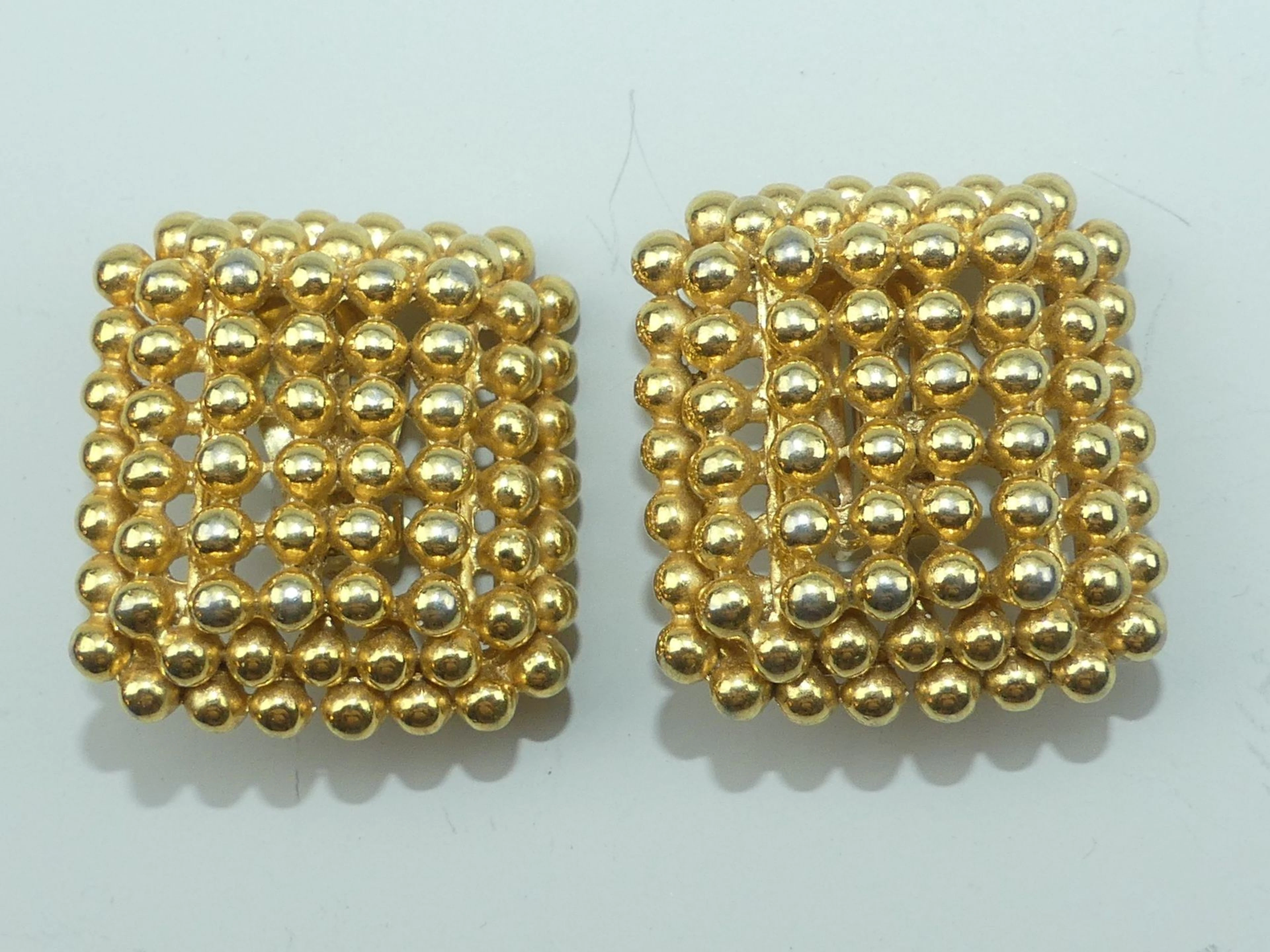 FO Inc. Paire de boucles d'oreilles vintage en métal doré à - Lot 369