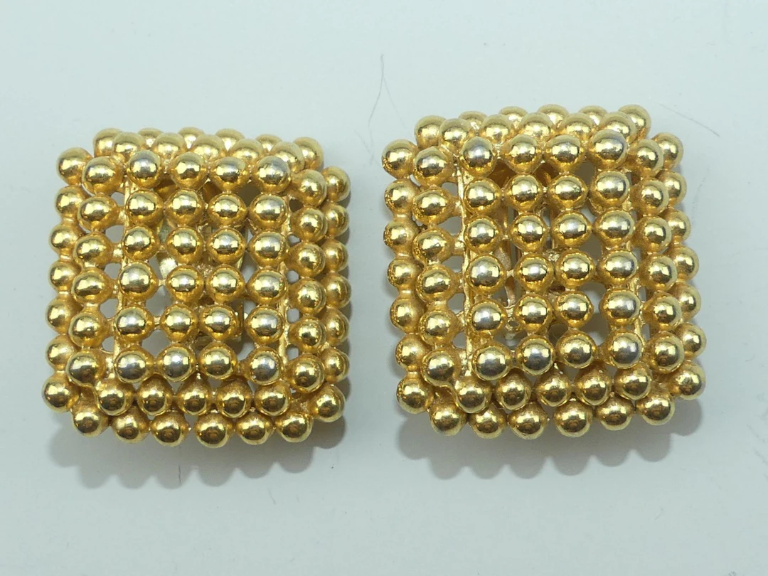 FO Inc. Paire de boucles d'oreilles vintage en métal doré à - Lot 369