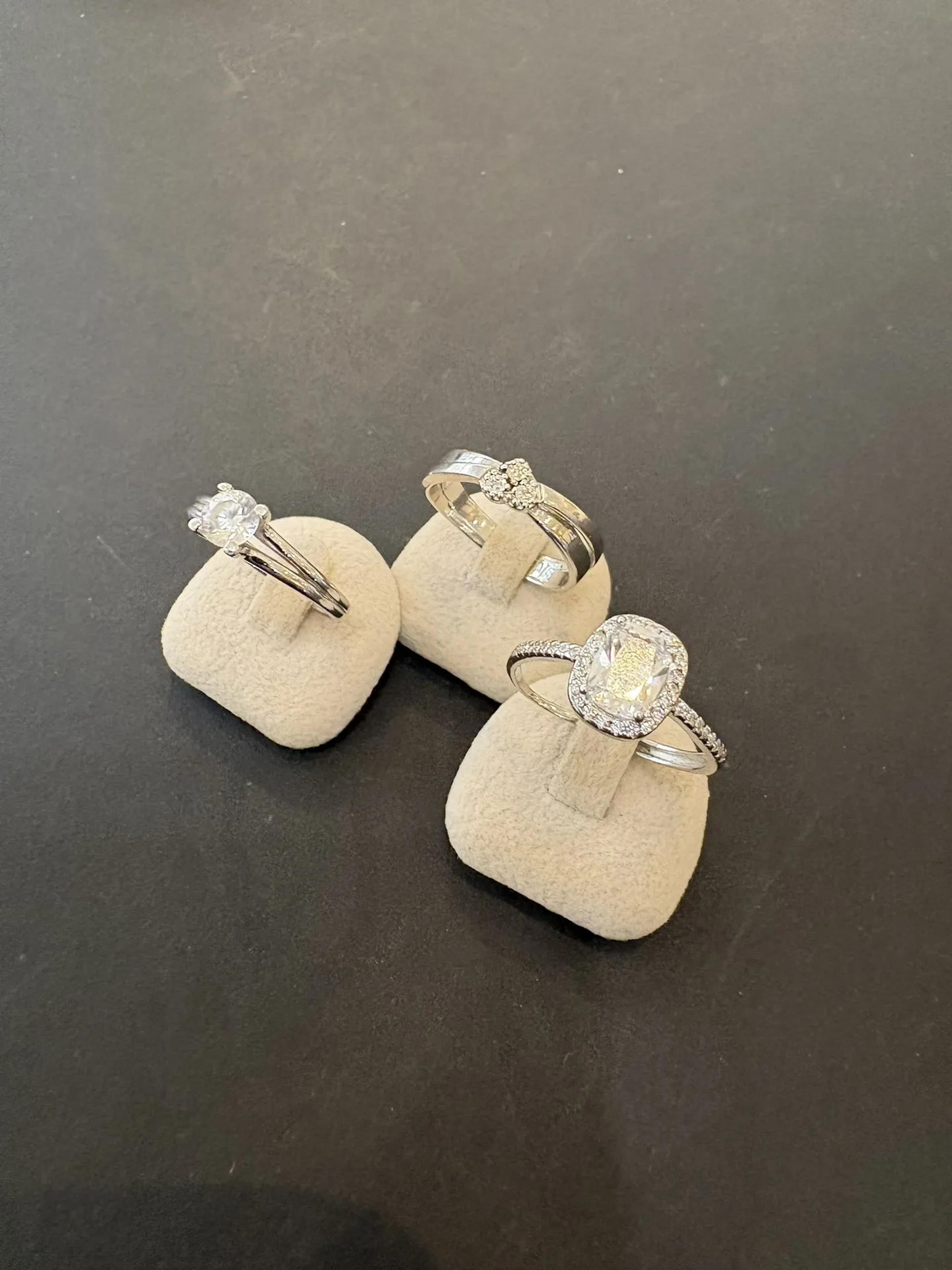 Trois bagues en argent 925°/°° et pierres. Tailles : 52-54. - Lot 83