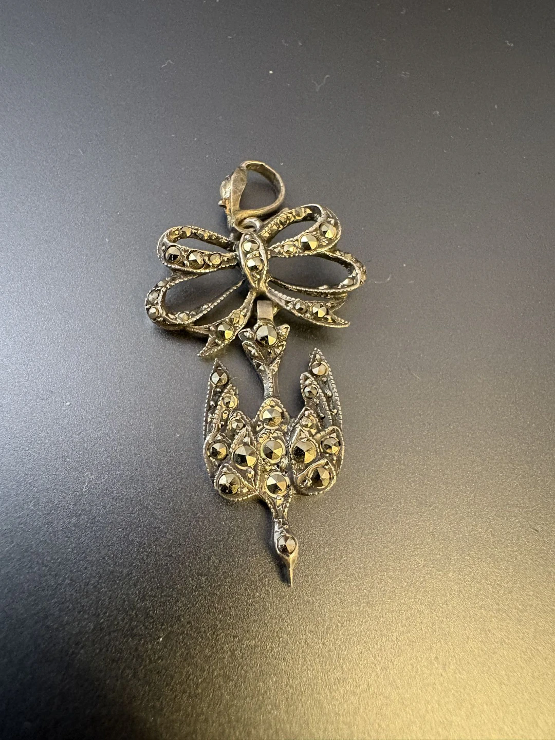 Pendentif Saint-Esprit normand en argent 800°/°° (sanglier) - Lot 200