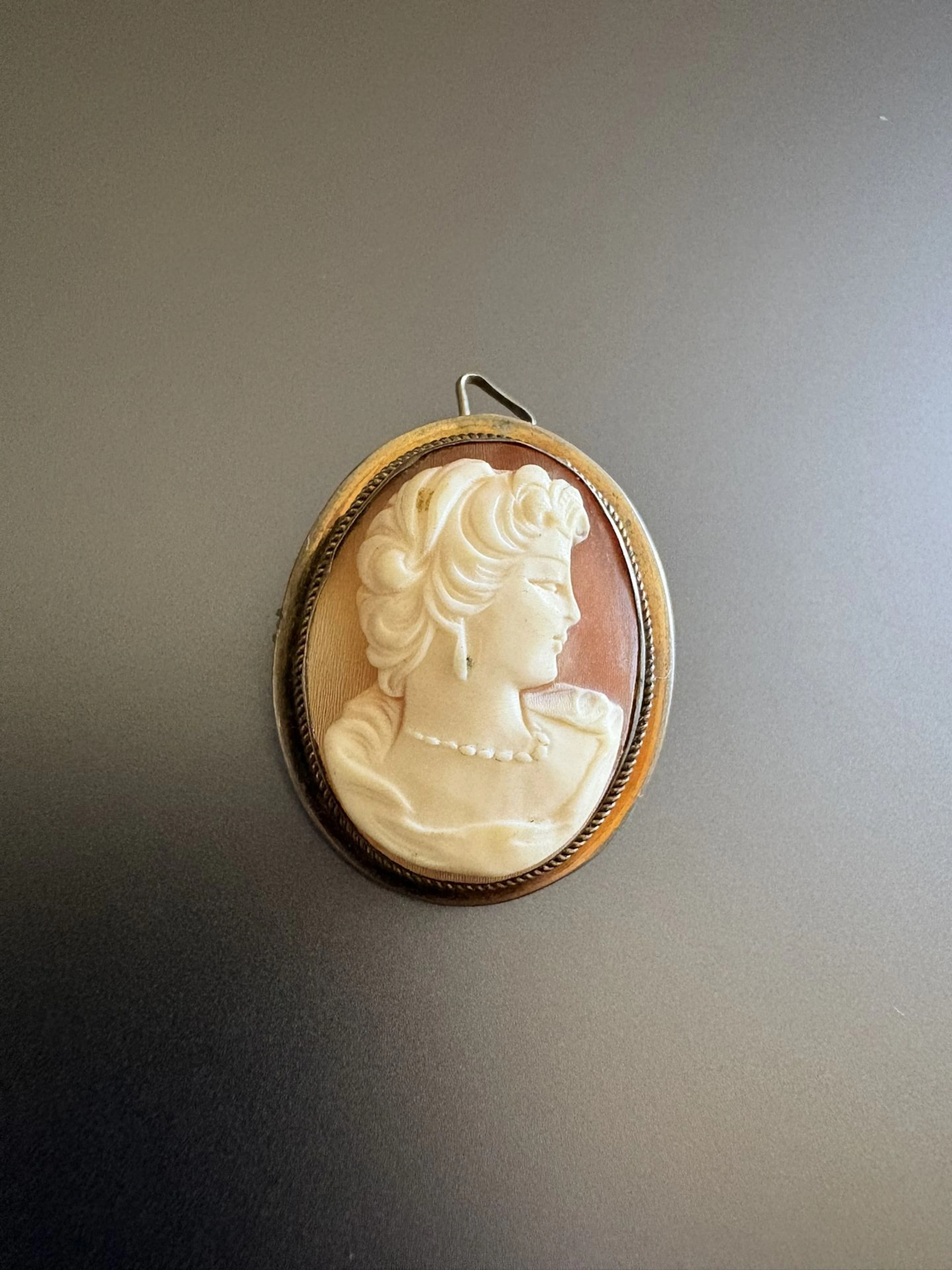 Broche pendentif en argent 800°/°° et camée coquille. Dimens - Lot 129