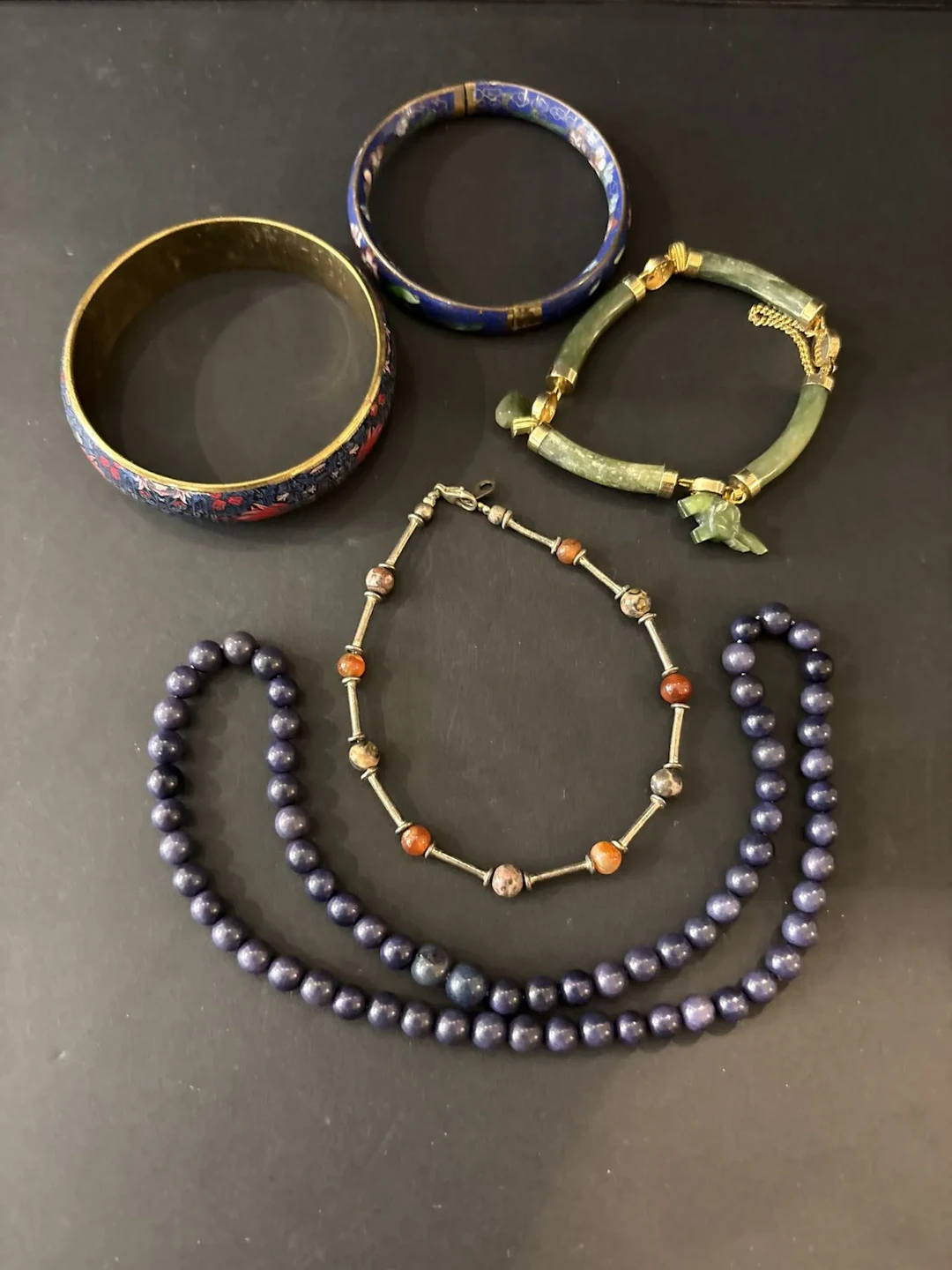 Ensemble de bijoux fantaisie, comprenant bracelet jade, brac - Lot 196