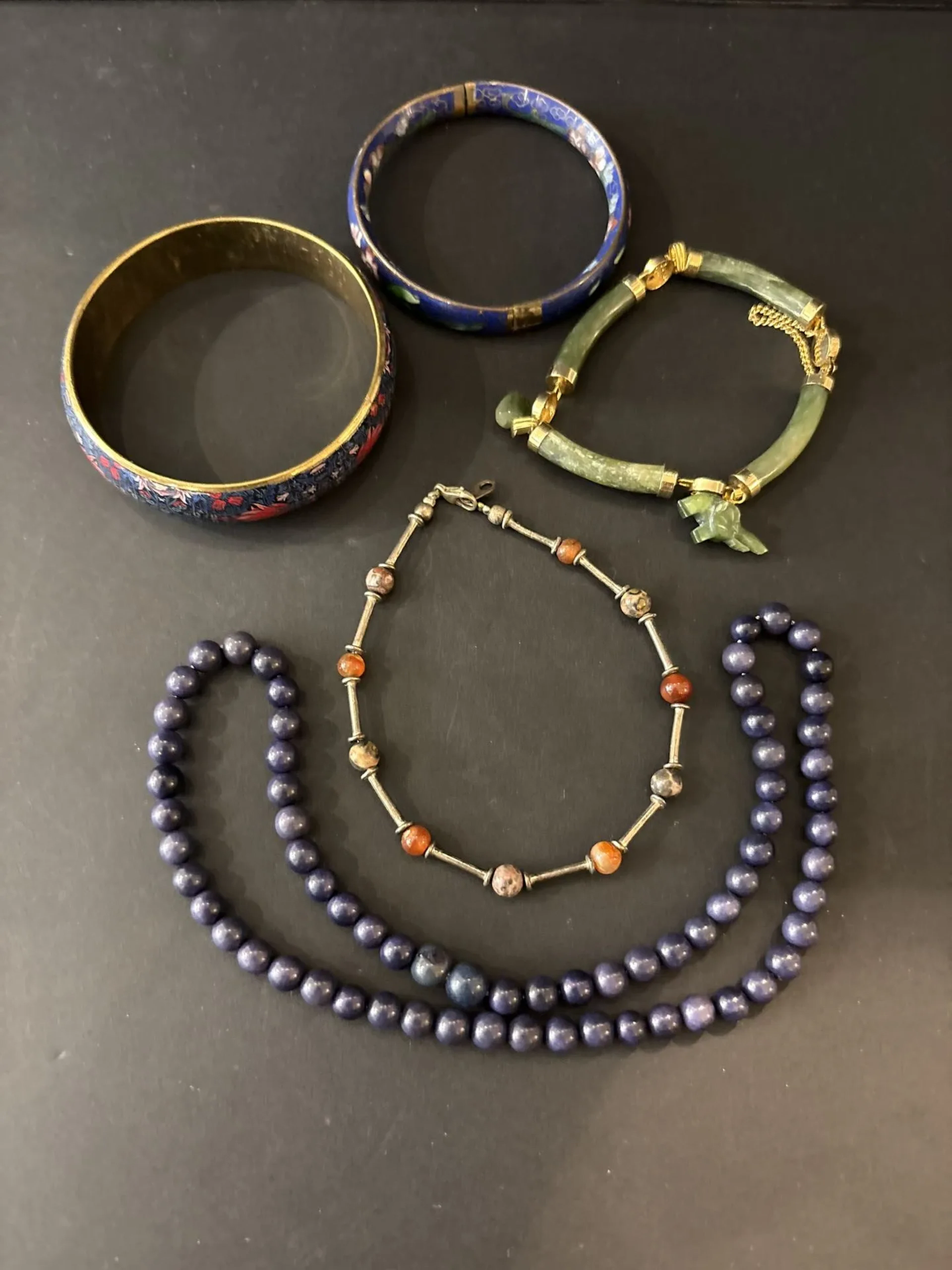 Ensemble de bijoux fantaisie, comprenant bracelet jade, brac - Lot 196