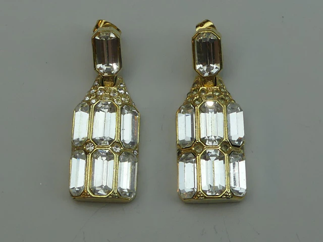 SPHINX. Paire de boucles d'oreilles vintage en métal doré se - Lot 432