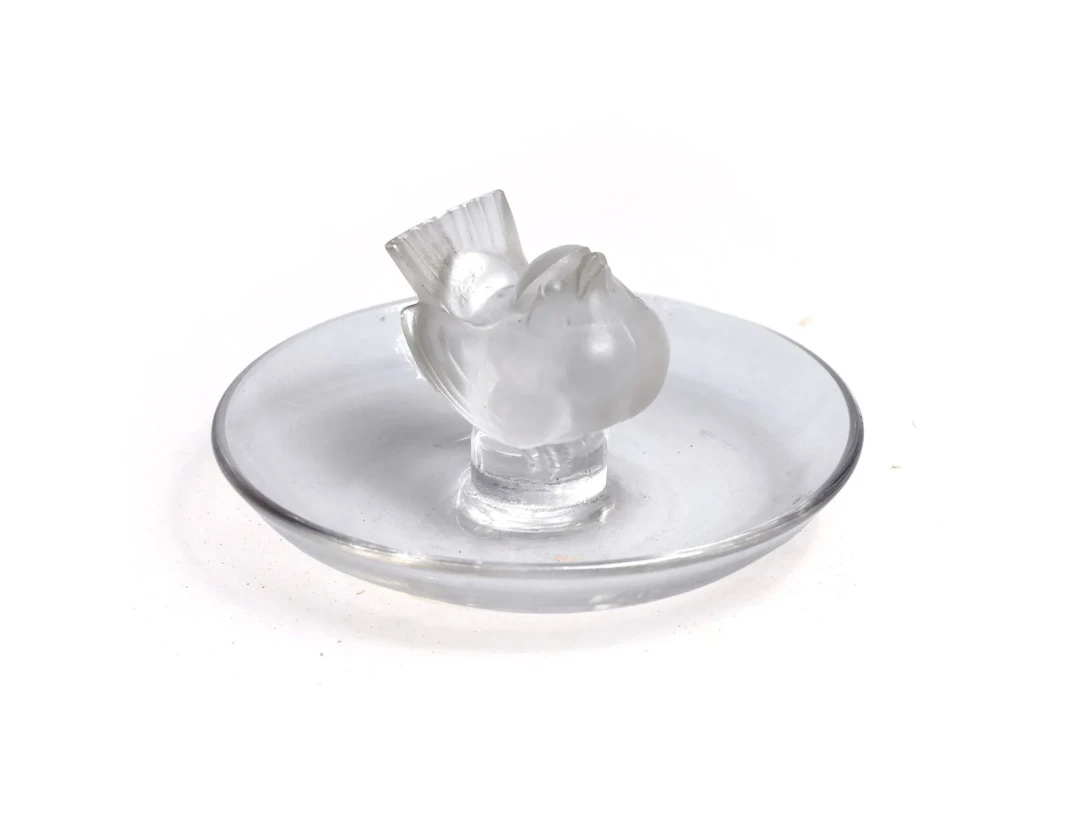 LALIQUE France. Modèle Moineau Fier. - Lot 404